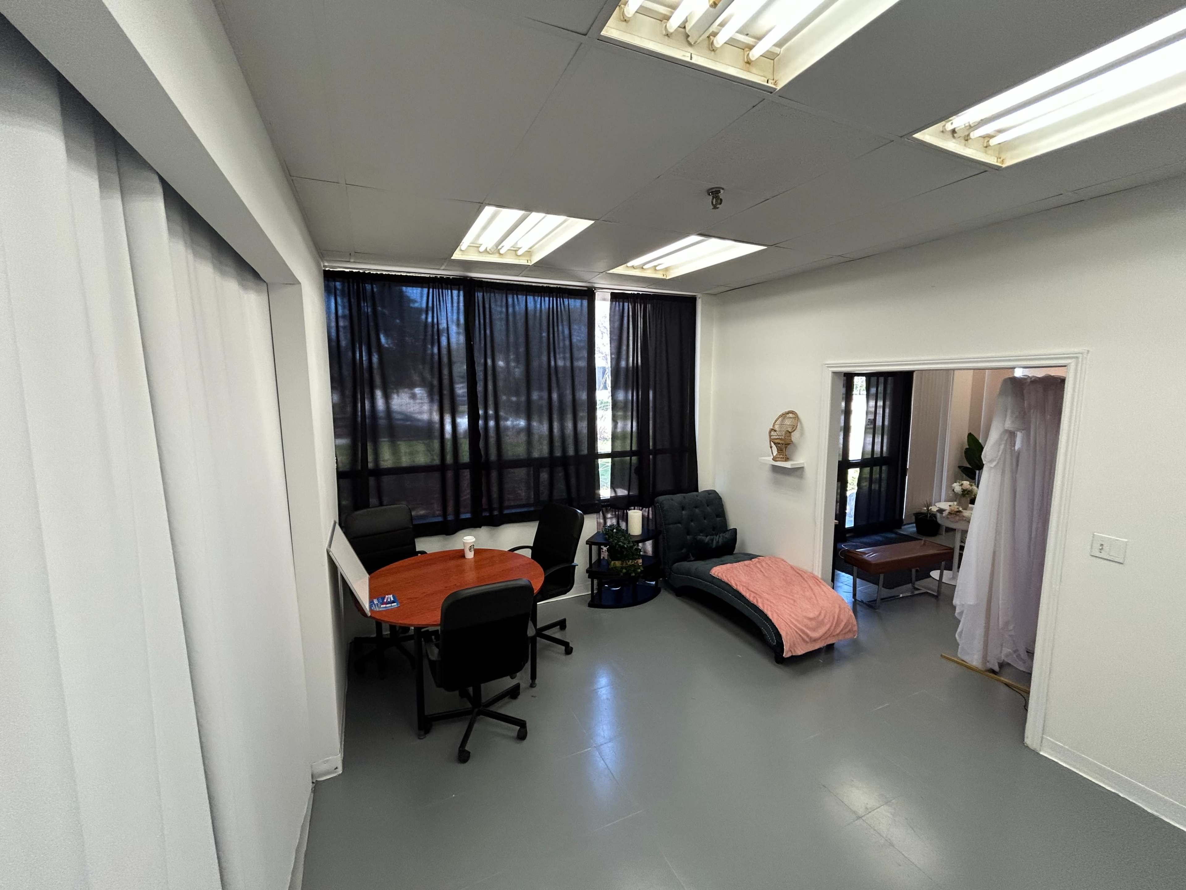 Bright & Versatile Studio Space in Mississauga (Erin Mills)  Perfect for Photo & Video Shoot Image in Erin Mills, Mississauga, ON