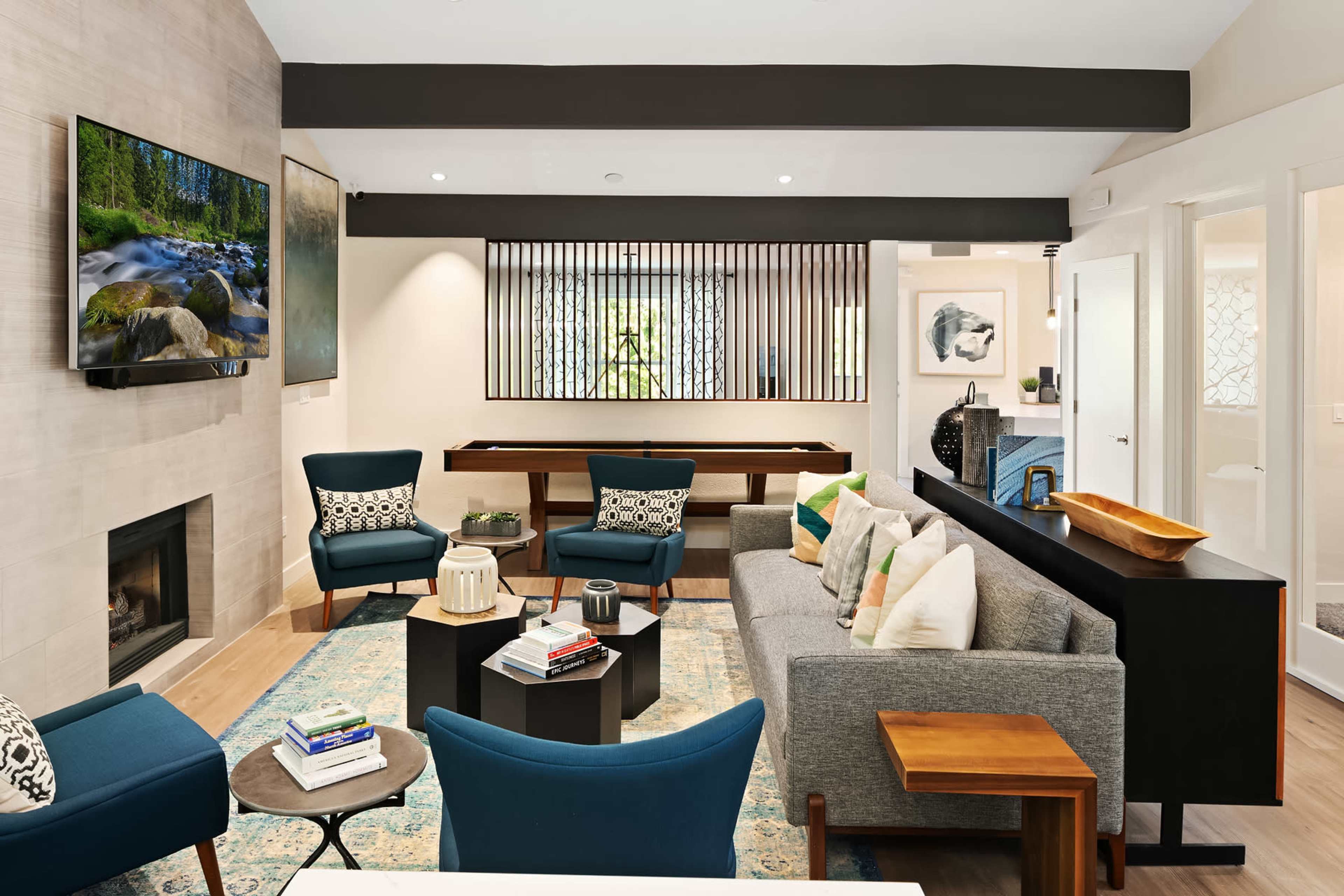 Beautifully Remodeled Lounge, Perfect for Entertaining! Image in Willow - Rose Hill, Redmond, WA