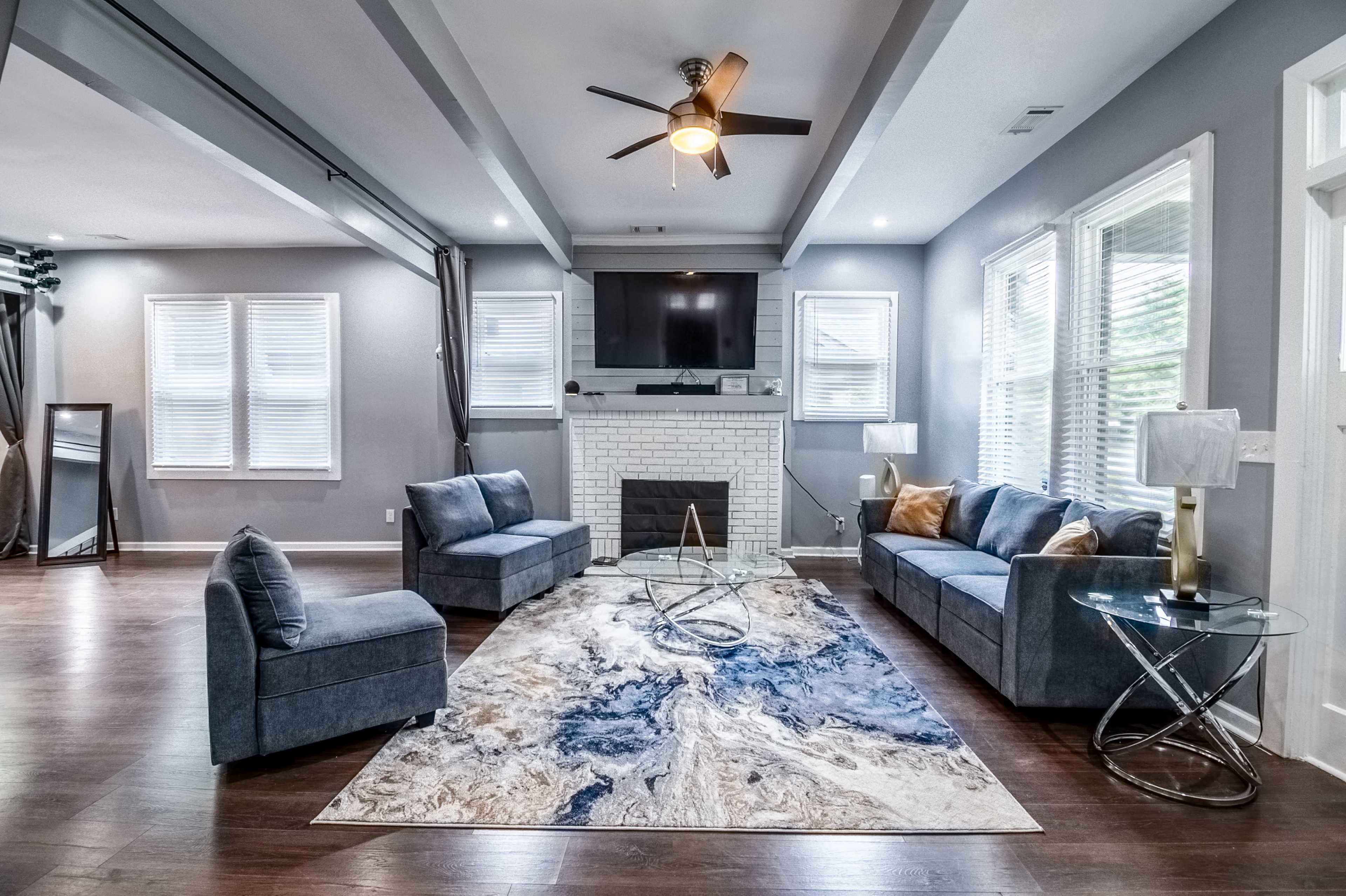 Photography Studio Near Airport Image in Hapeville, Hapeville, GA