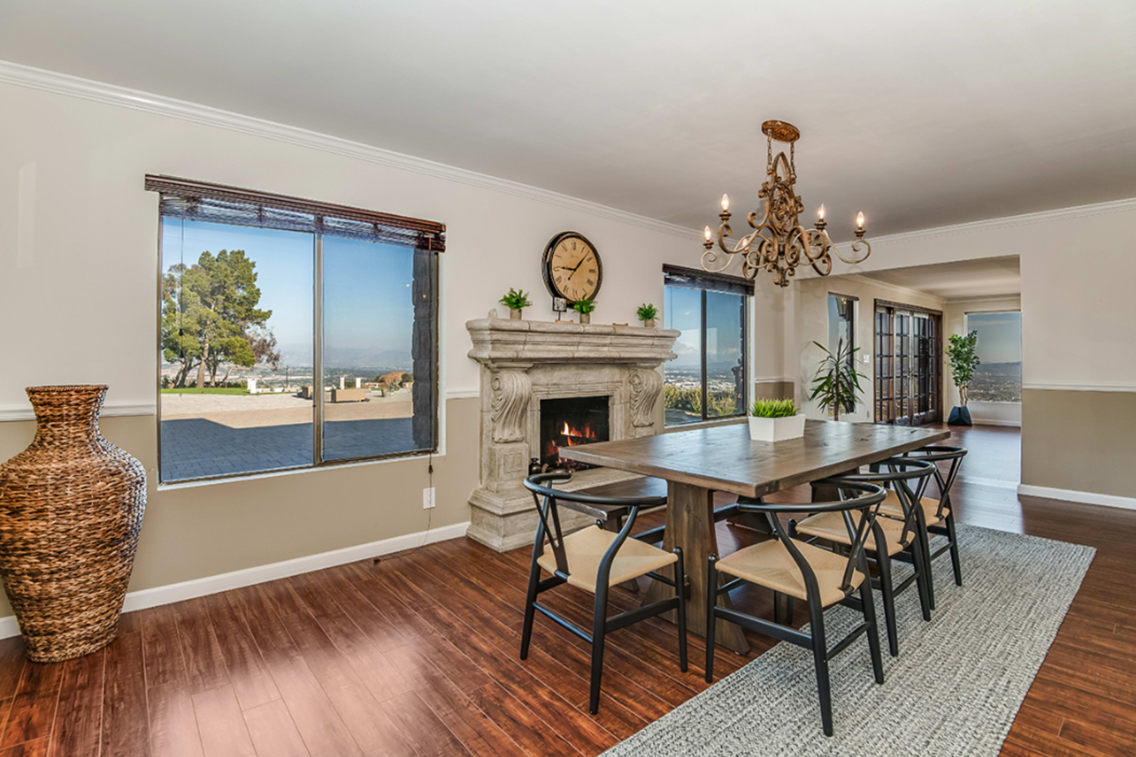 Mountain Top Retreat with Sweeping City and Mountain Views Image in Chatsworth, Chatsworth, CA