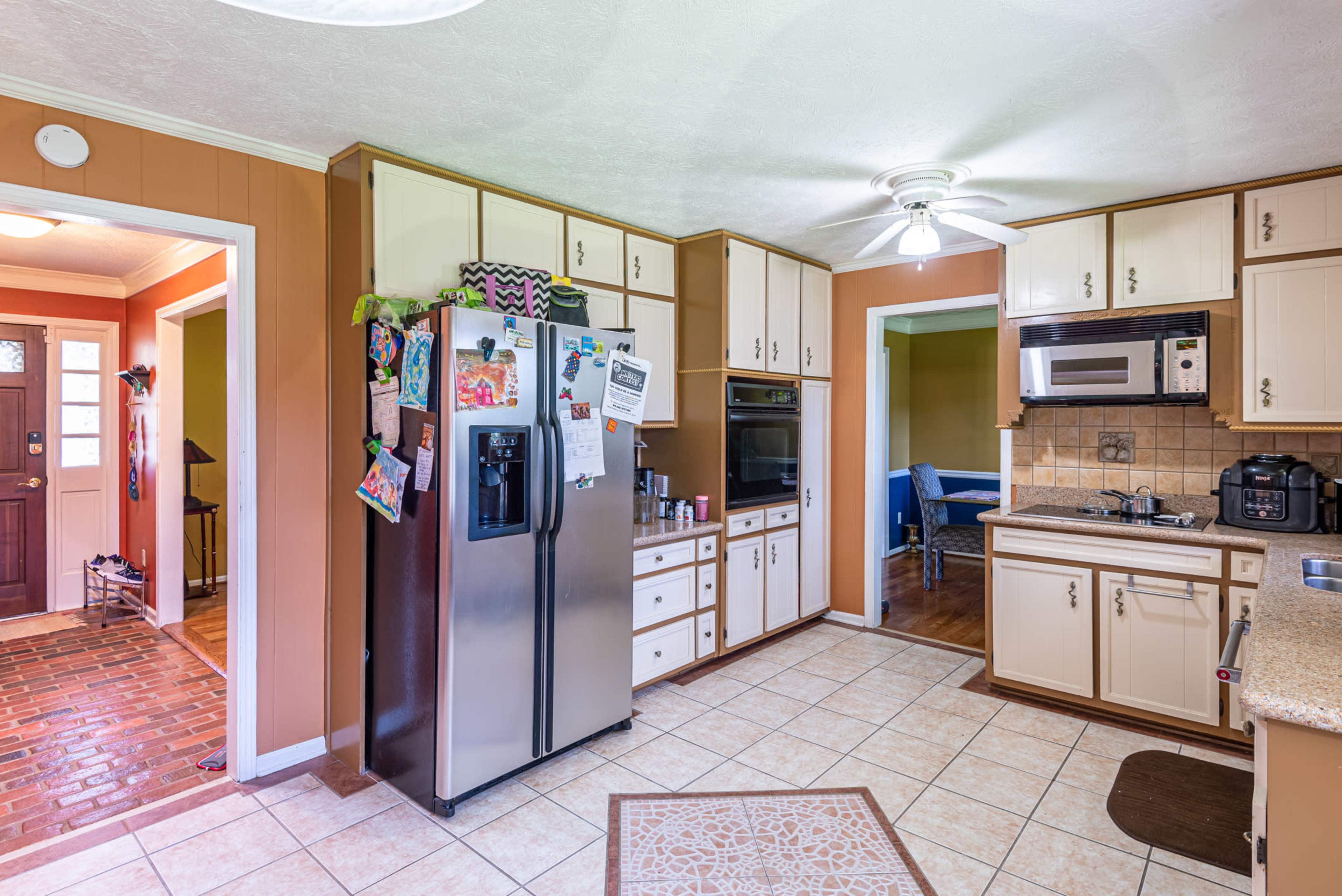 Classic Suburban Living. Lovely Split Level Family Home w/natural light, in the heart of Tucker, GA Image in Tucker, Tucker, GA