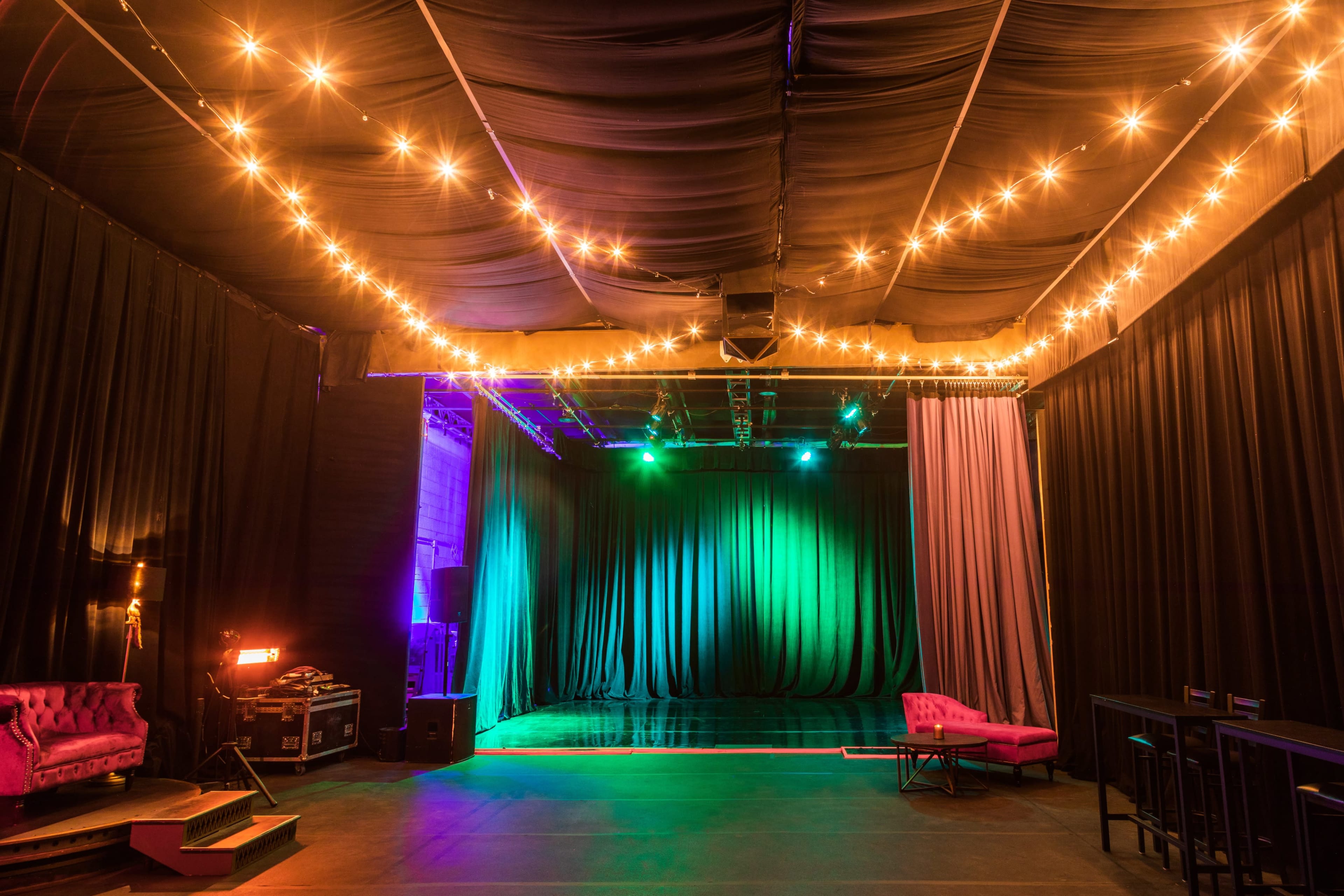 Creative space for unique meetings,  presentations, workshops and teambuilding. Image in Winchester, Las Vegas, NV