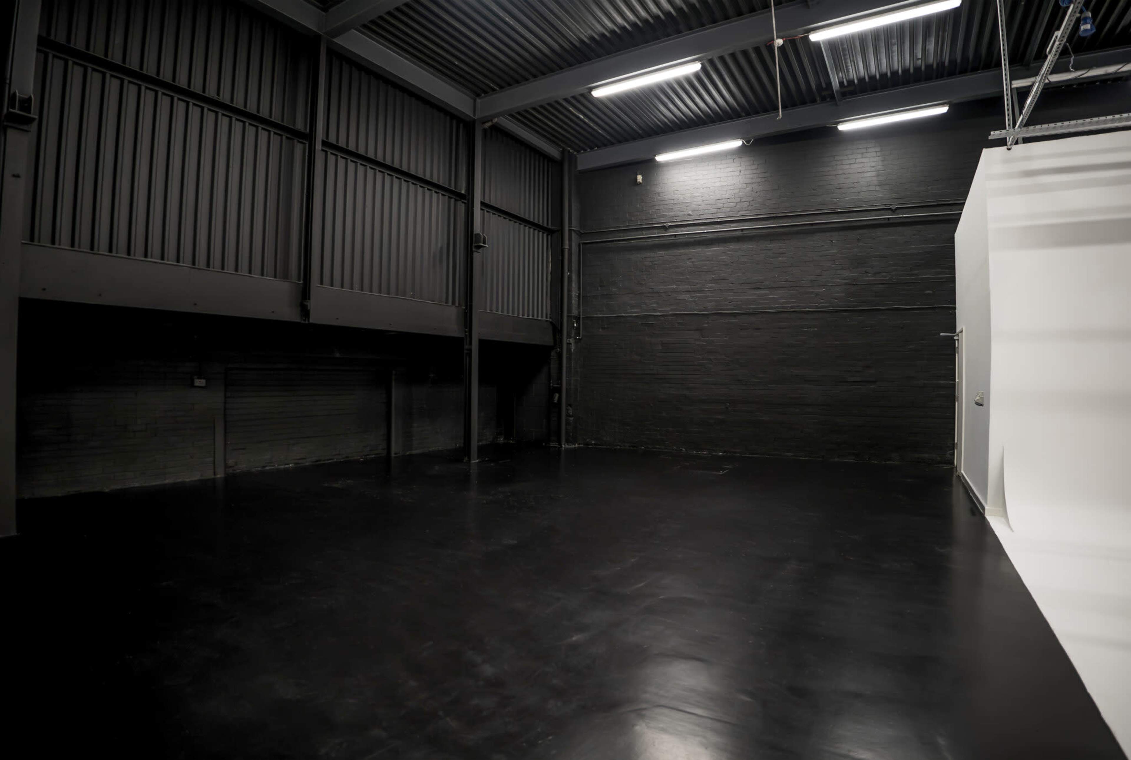 Vast Newcastle Film Studio with Infinity Cove Image in Newcastle upon Tyne, Newcastle Upon Tyne, ENG