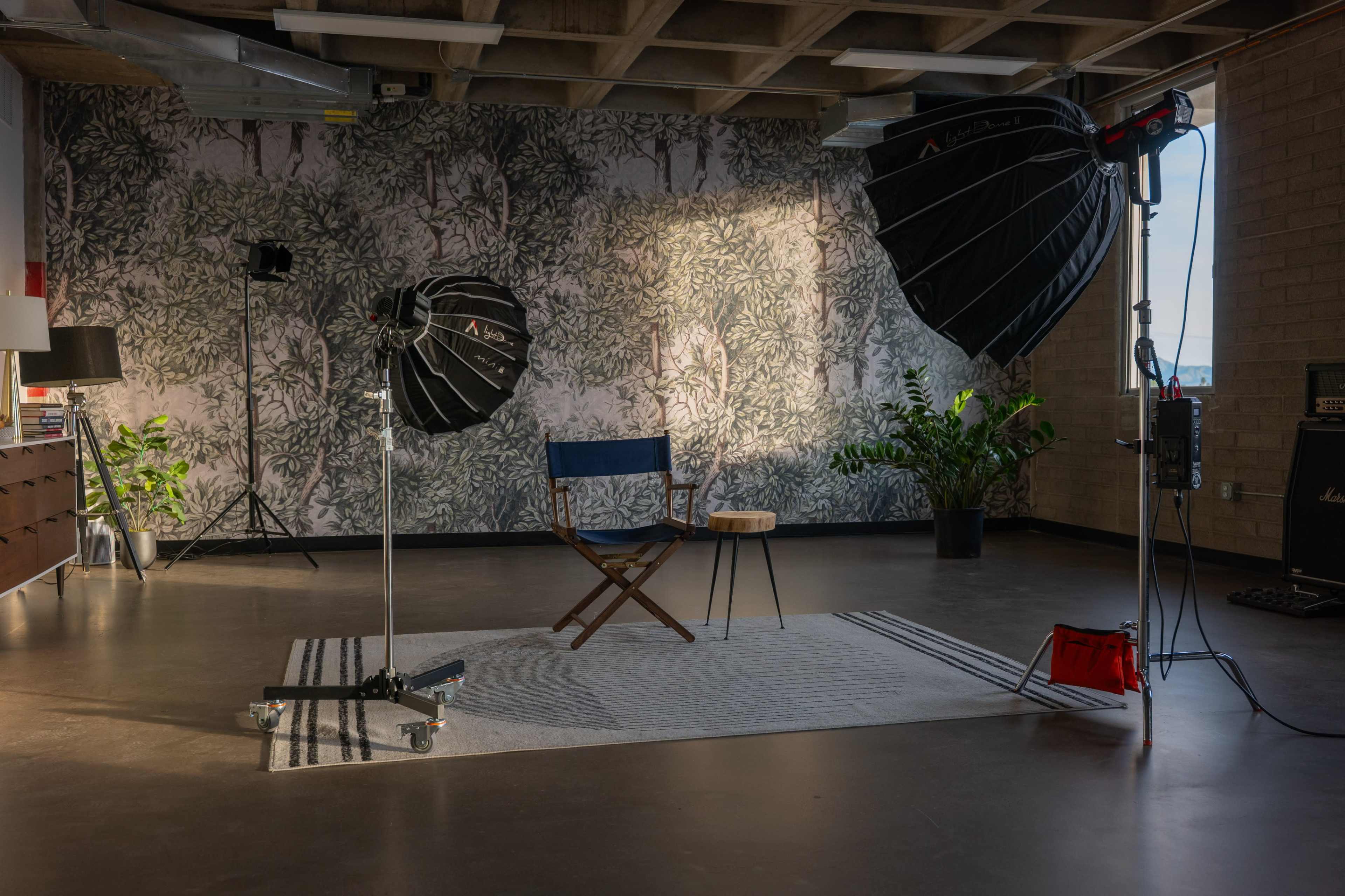 South Scottsdale Photo/Video Studio with Pre-Lit Cyc Wall Image in South Scottsdale, Scottsdale, AZ