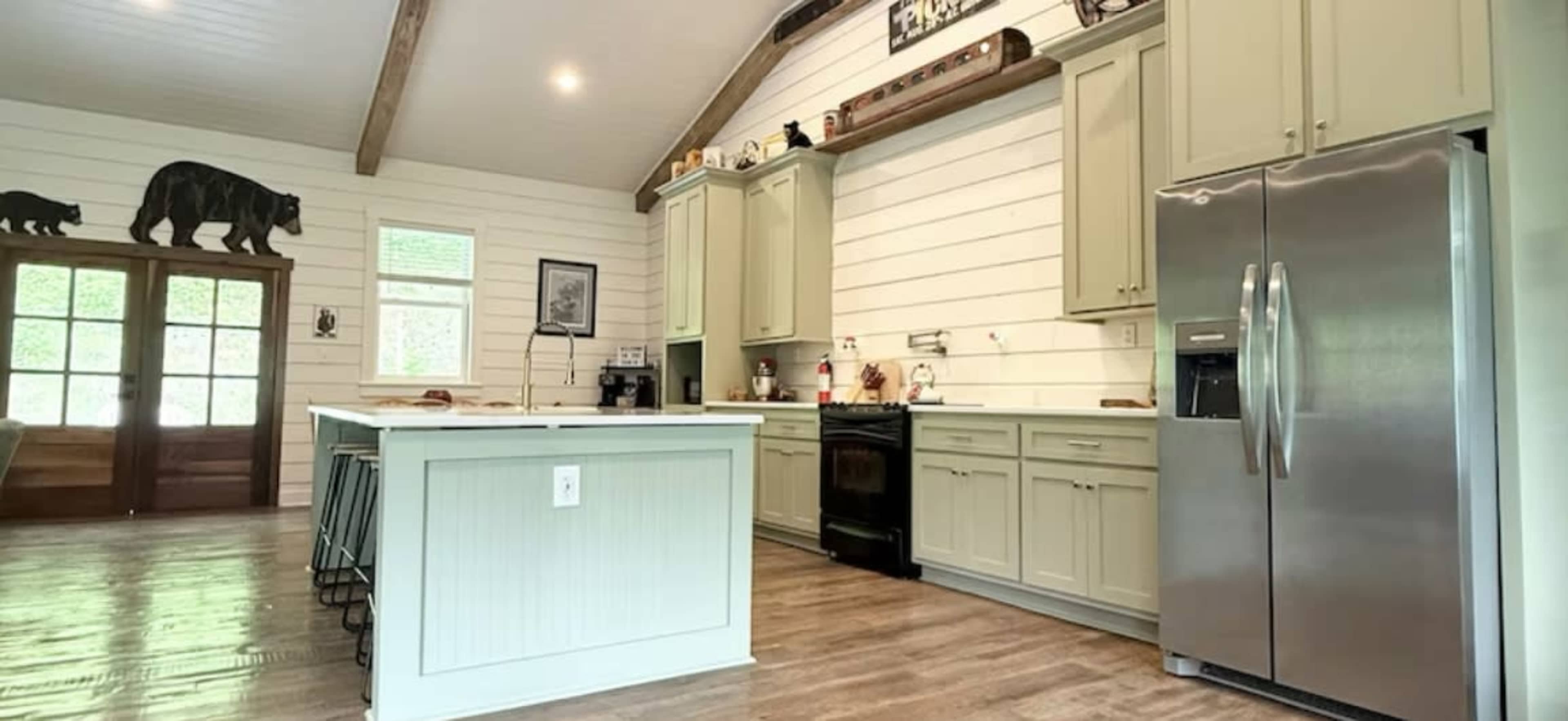 Countryside Waterfront Cabin Retreat, 55 Acres, 1 Acre Natural Springwater Pond, Mountain & Forest Views Image in , Columbia, TN