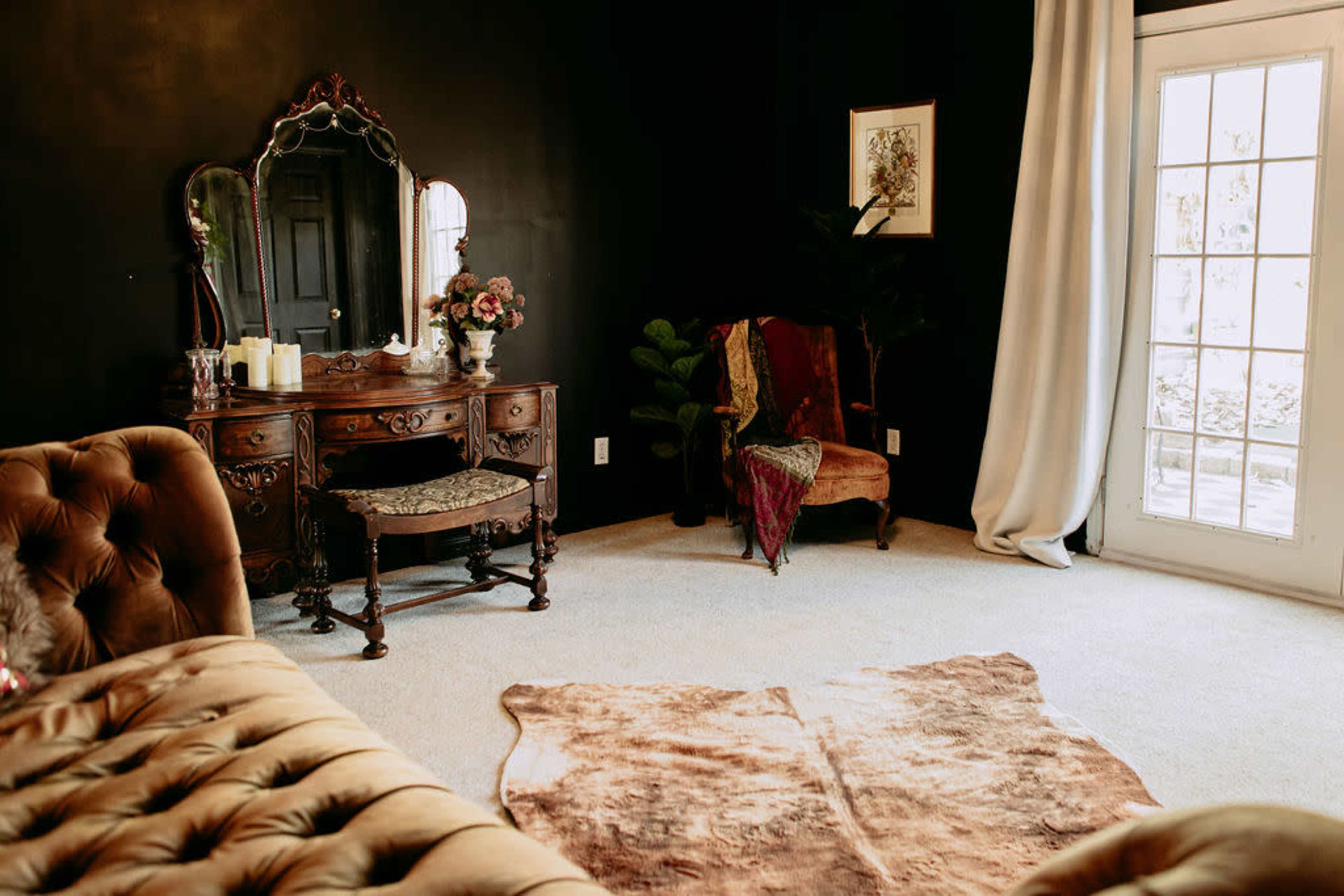 Moody, Luxurious and Inspiring Studio Image in Charlotte, Charlotte, NC