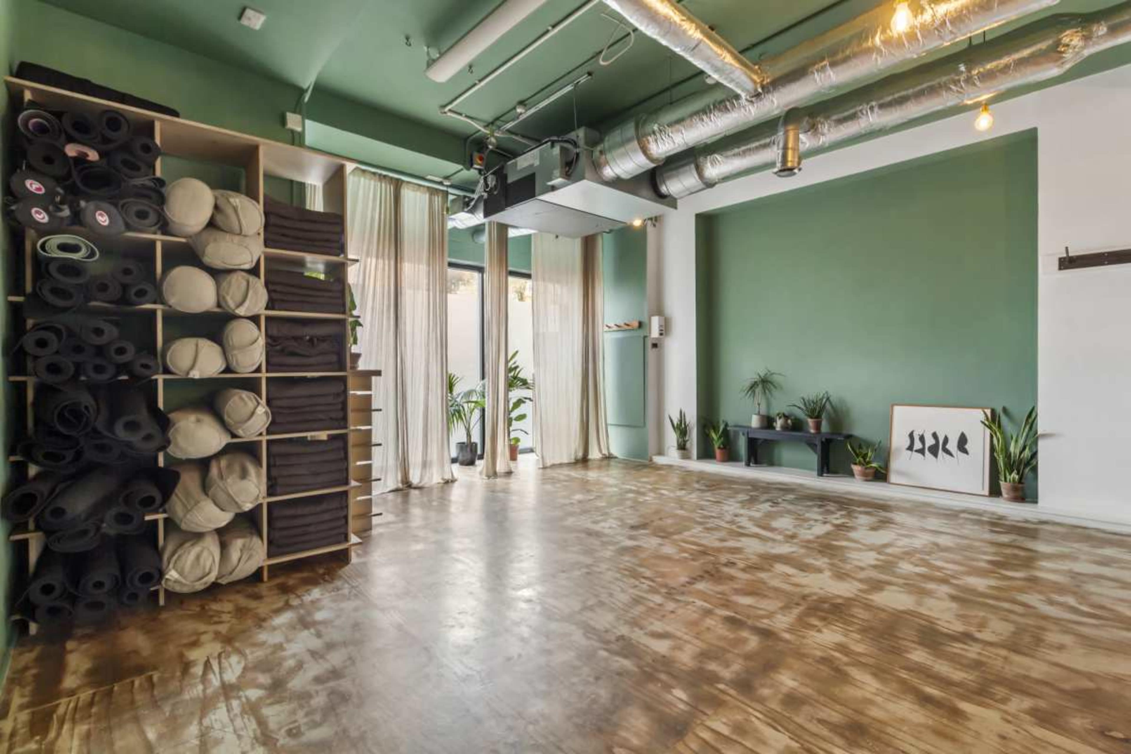 Industrial, bright and open yoga studio in East London Image in Hackney, London, 