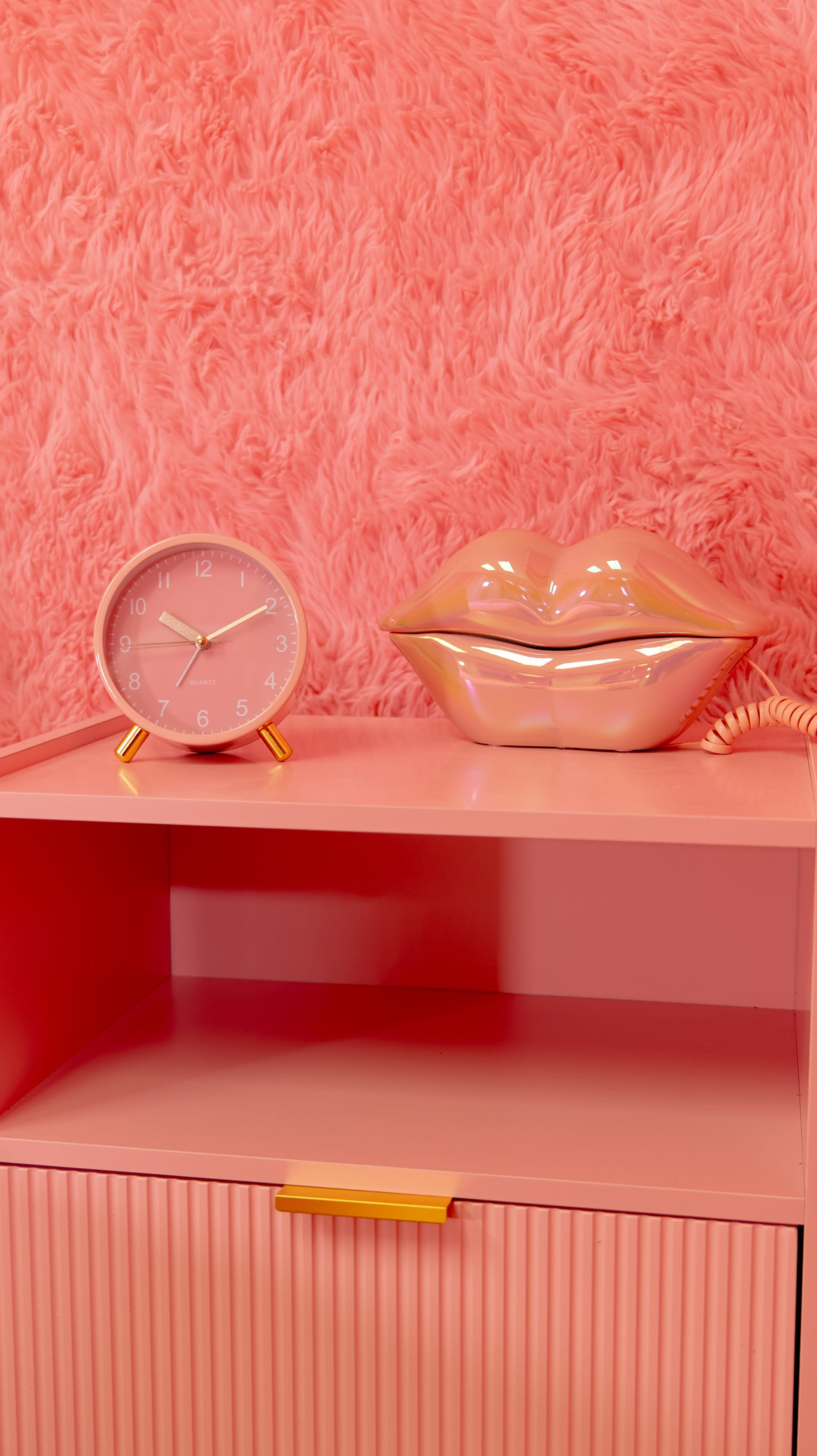 Photo Studio with FOUR Different Styled Sets (ALL PINK Room, NATURE room, FABRIC + PAPER backdrops) Image in Alpharetta, Alpharetta, GA