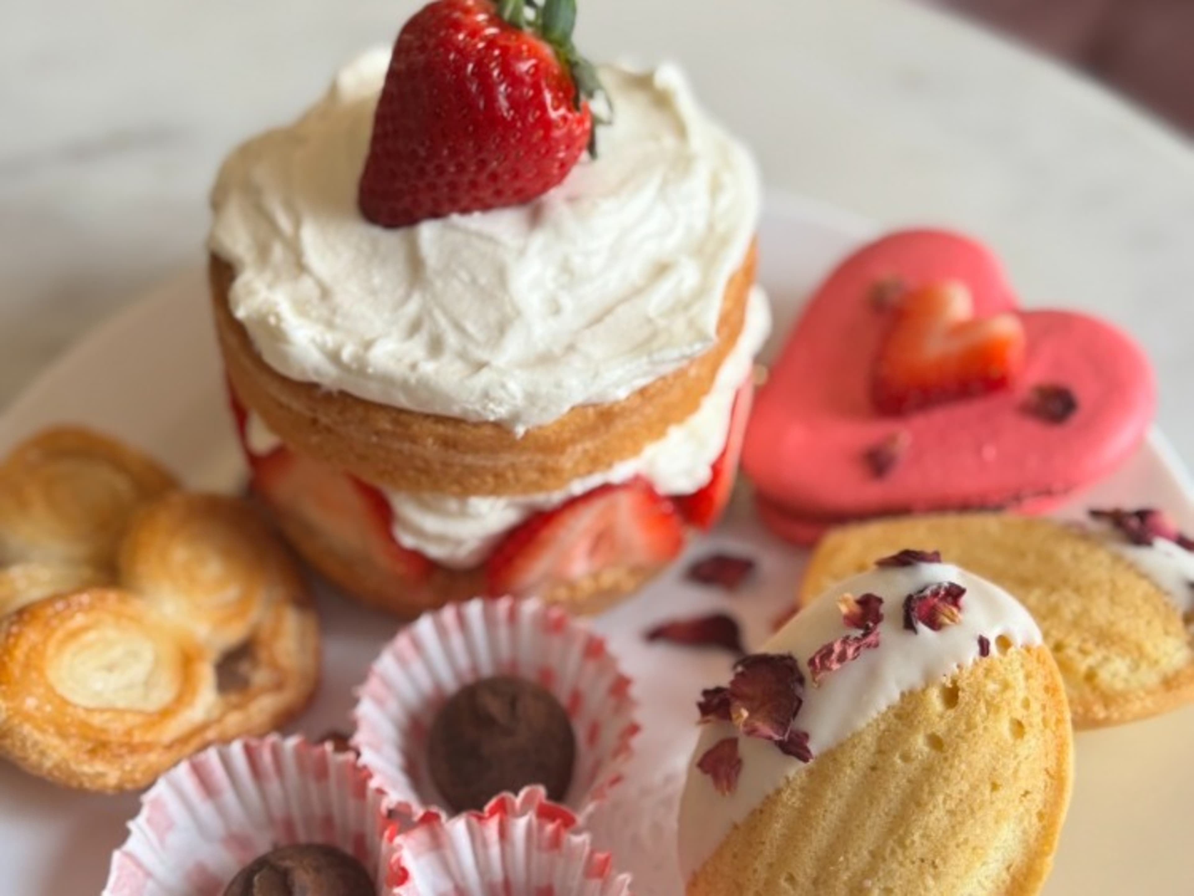 Petite Pâtisserie Dessert Package