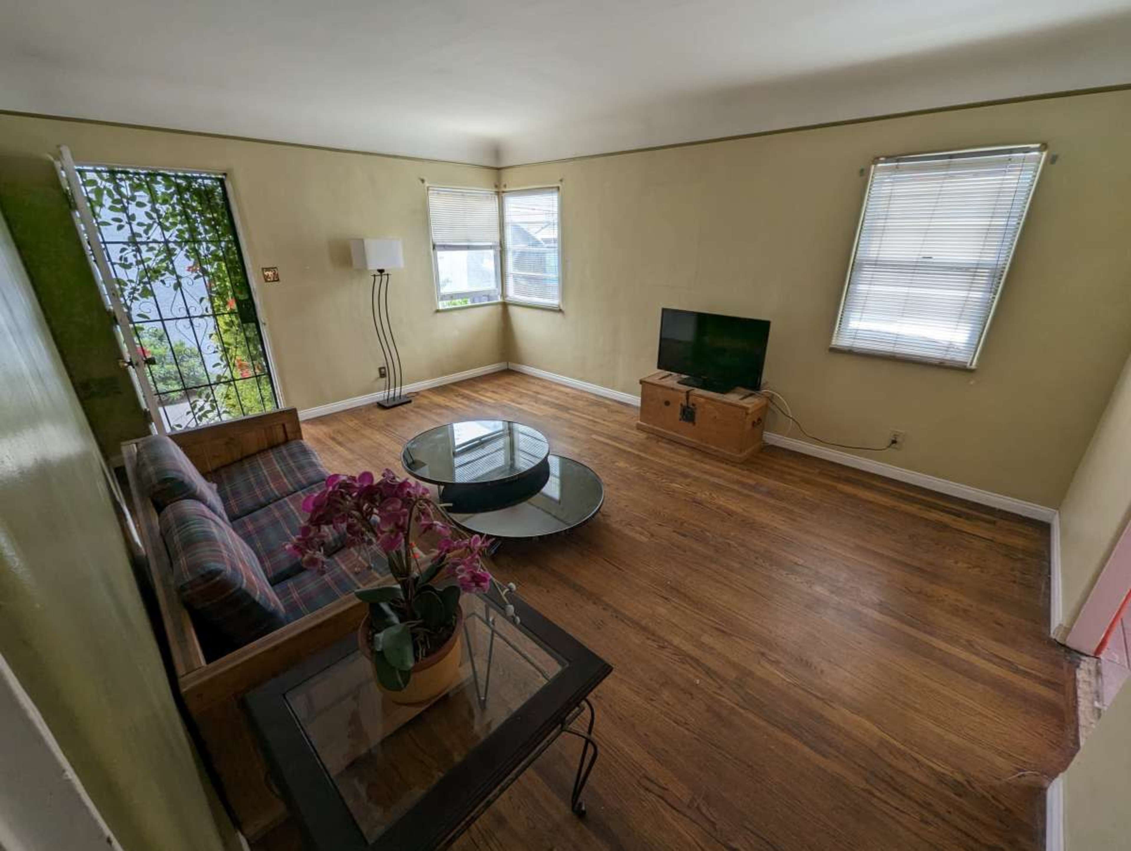 Santa Monica House with studio with piano Image in Pico, Santa Monica, CA