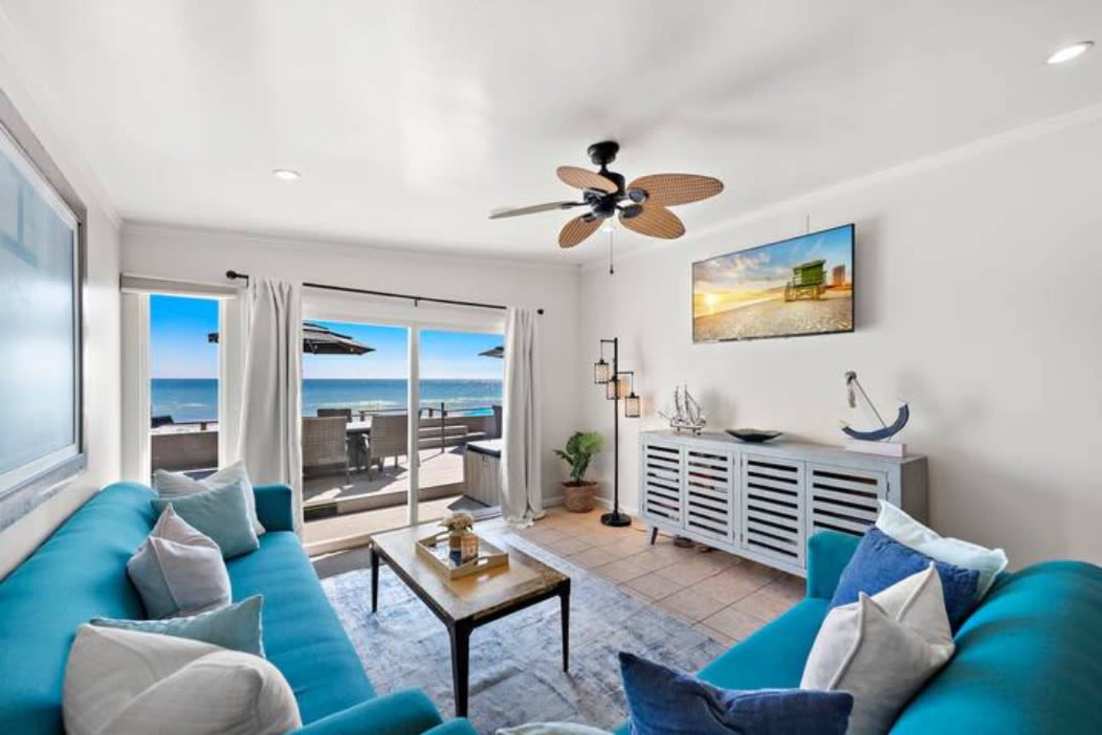 Lake Brandy Luxury Lake House Image in Muskoka Lakes, Port Carling, ON