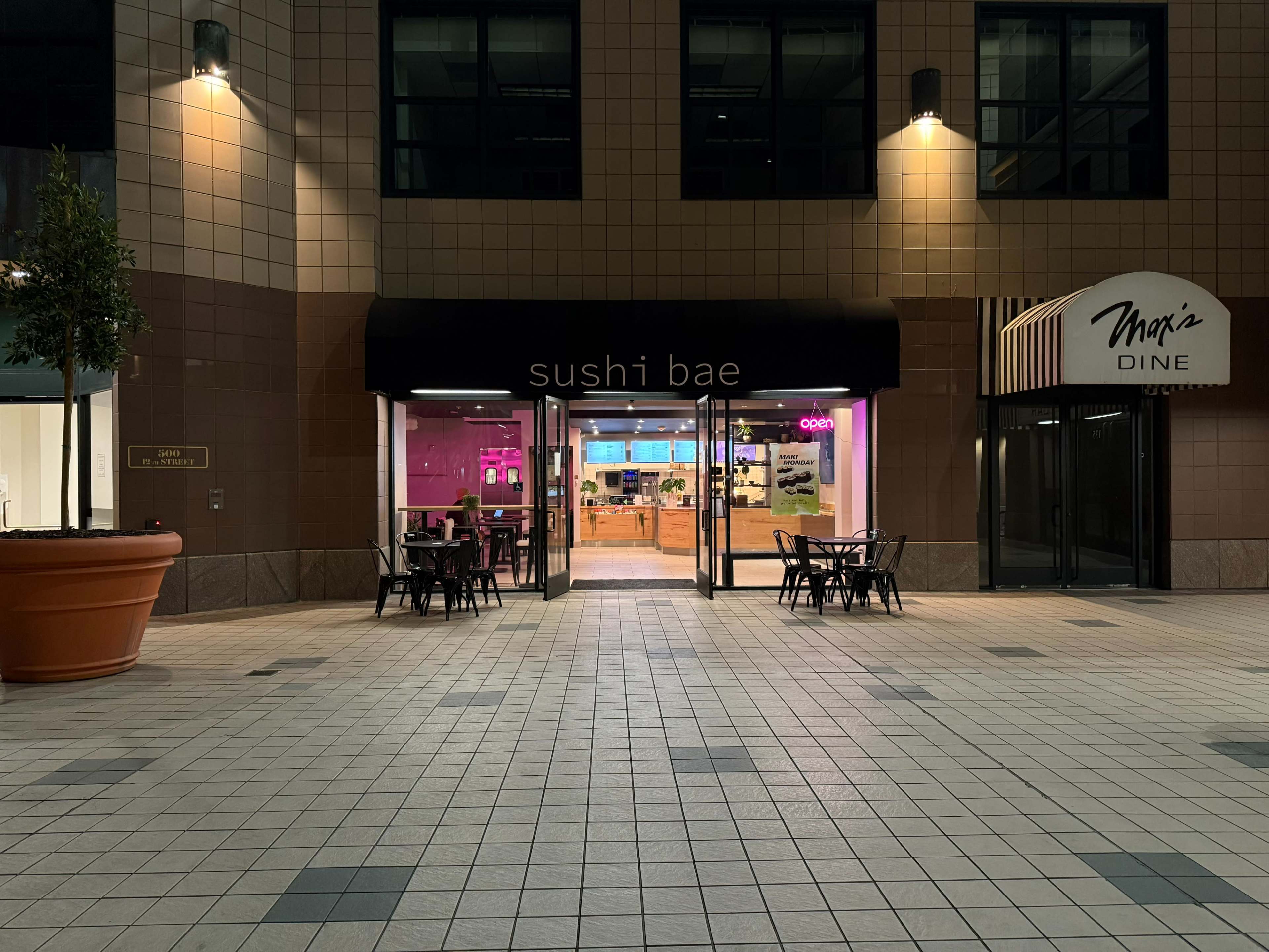 Sweet and vibrant Sushi Spot with subtle elegant asteitcs. Image in Downtown Oakland, Oakland, CA