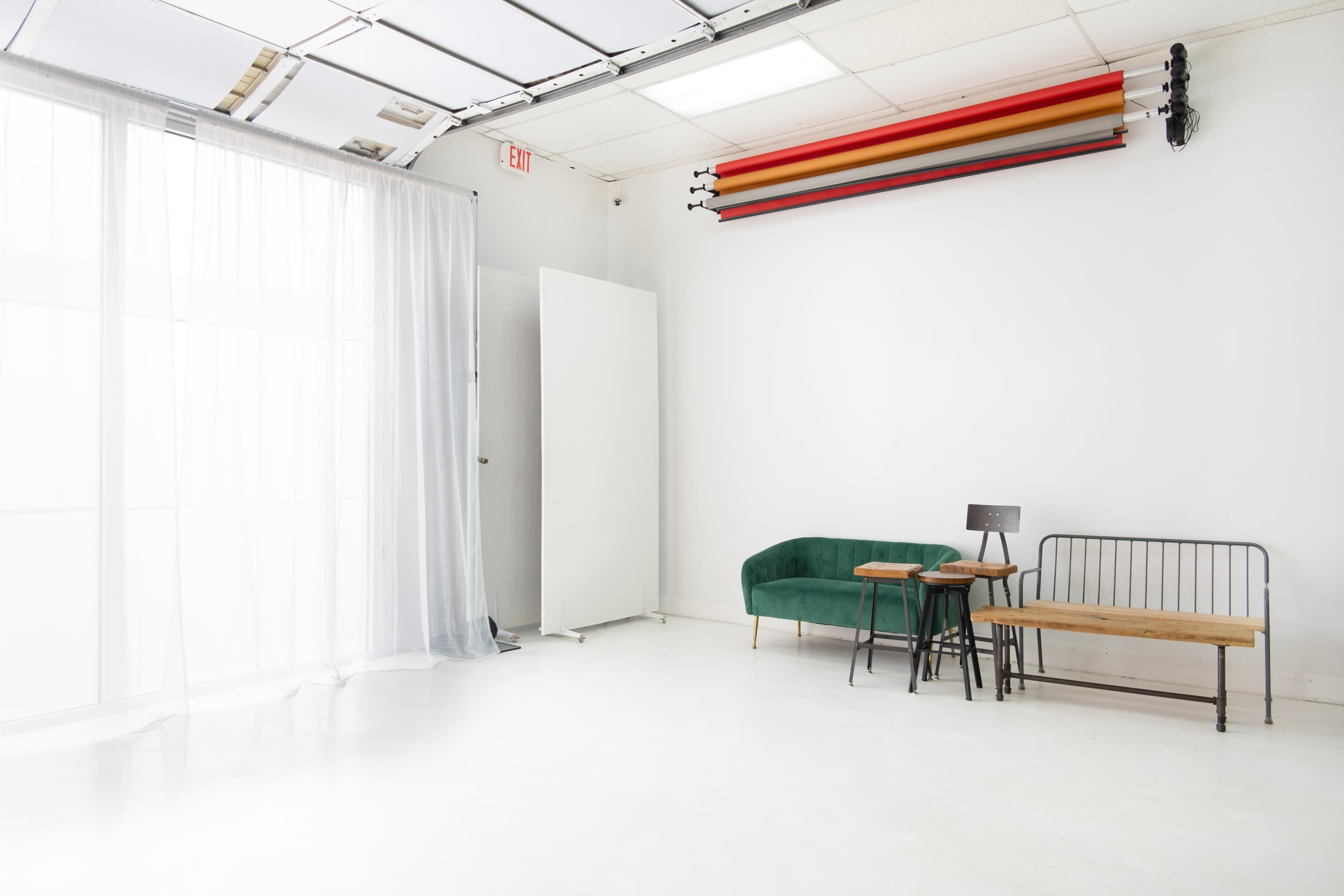 Video & Photography Studio with Natural Light and Cyclorama Wall Image in Plano, Plano, TX