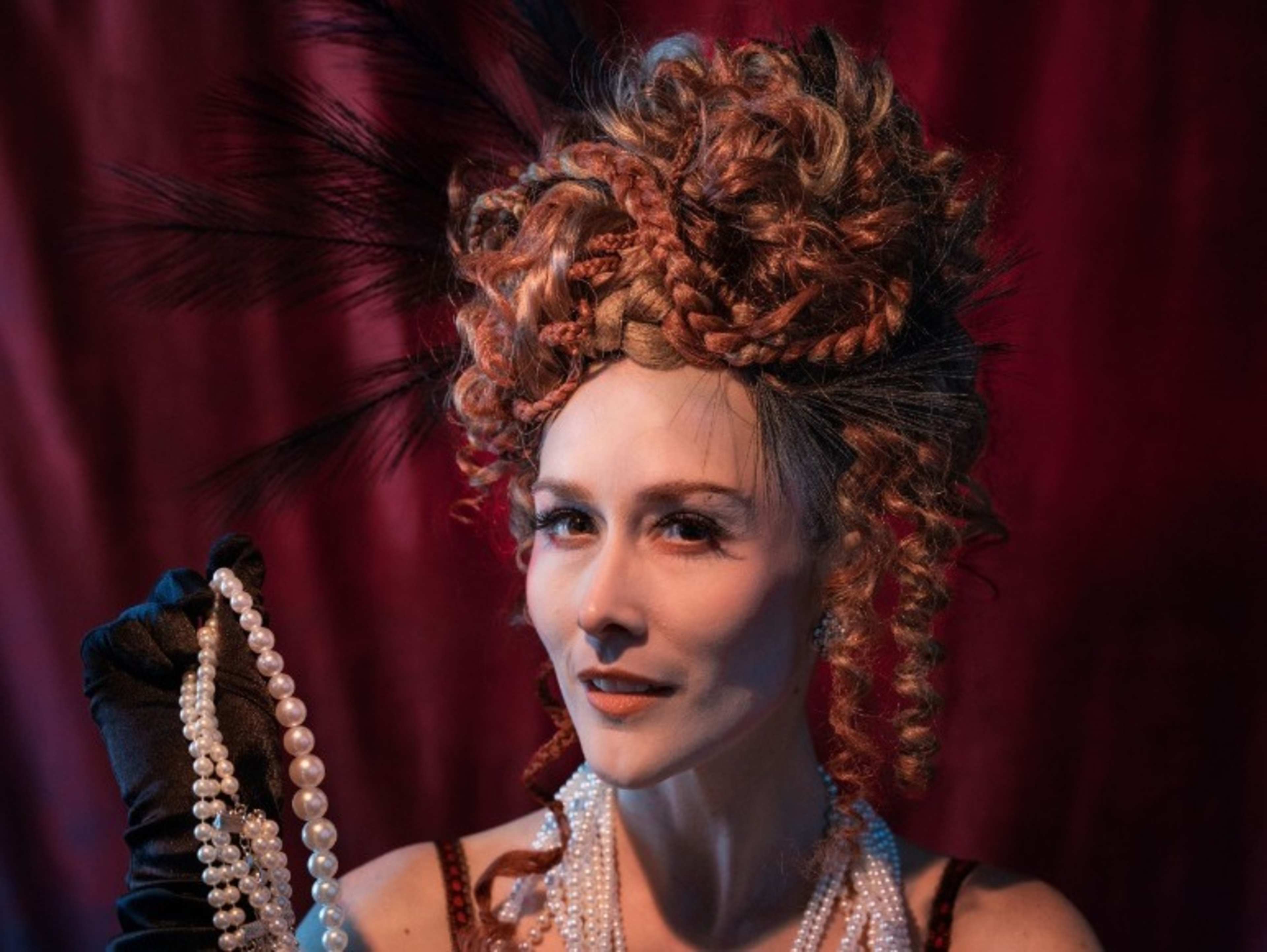 Intricate or Avant-Garde Styling 