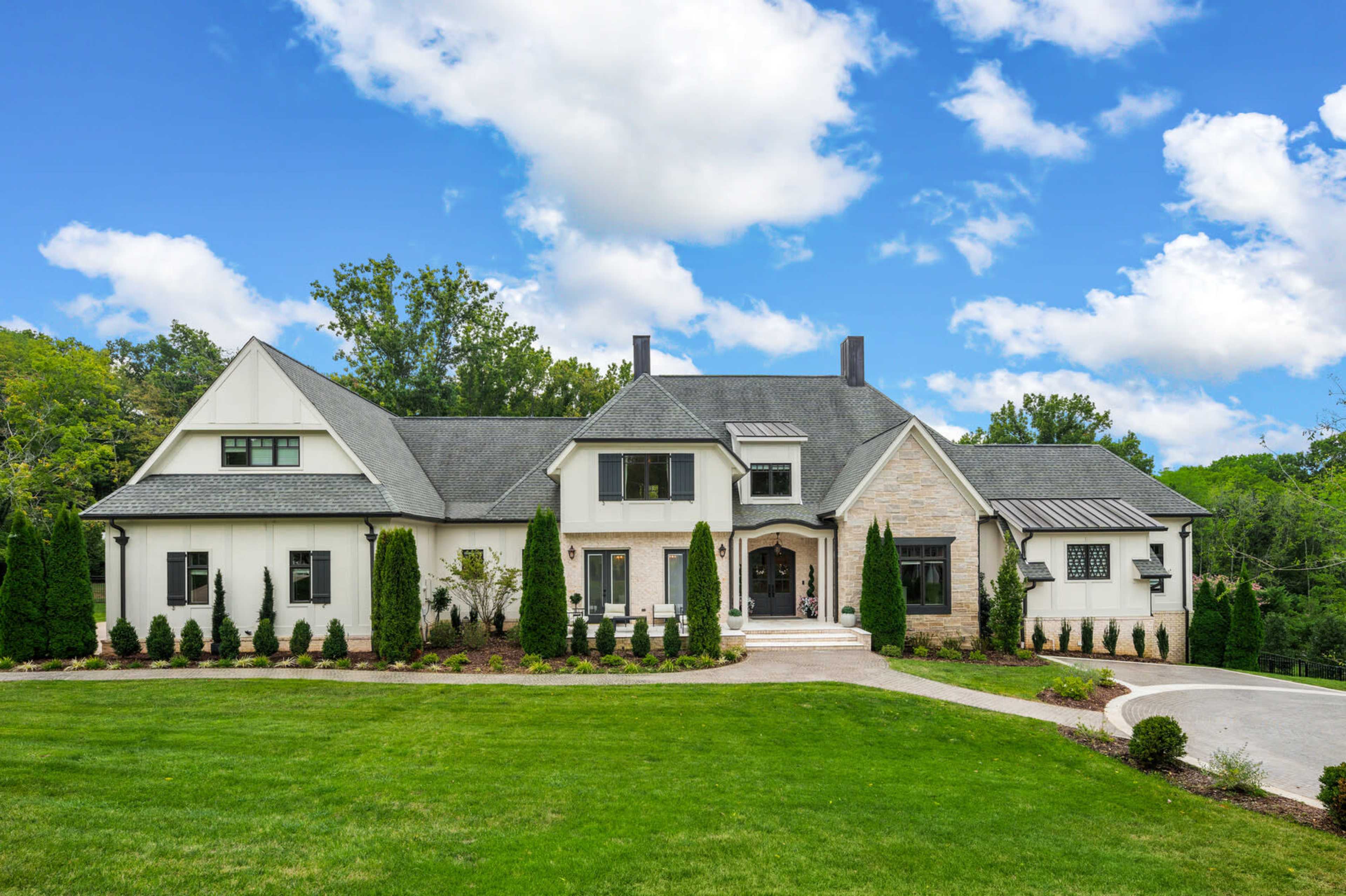 Nashville Estate Residence with Resort Style Pool Image in Oak Hill, Nashville, TN
