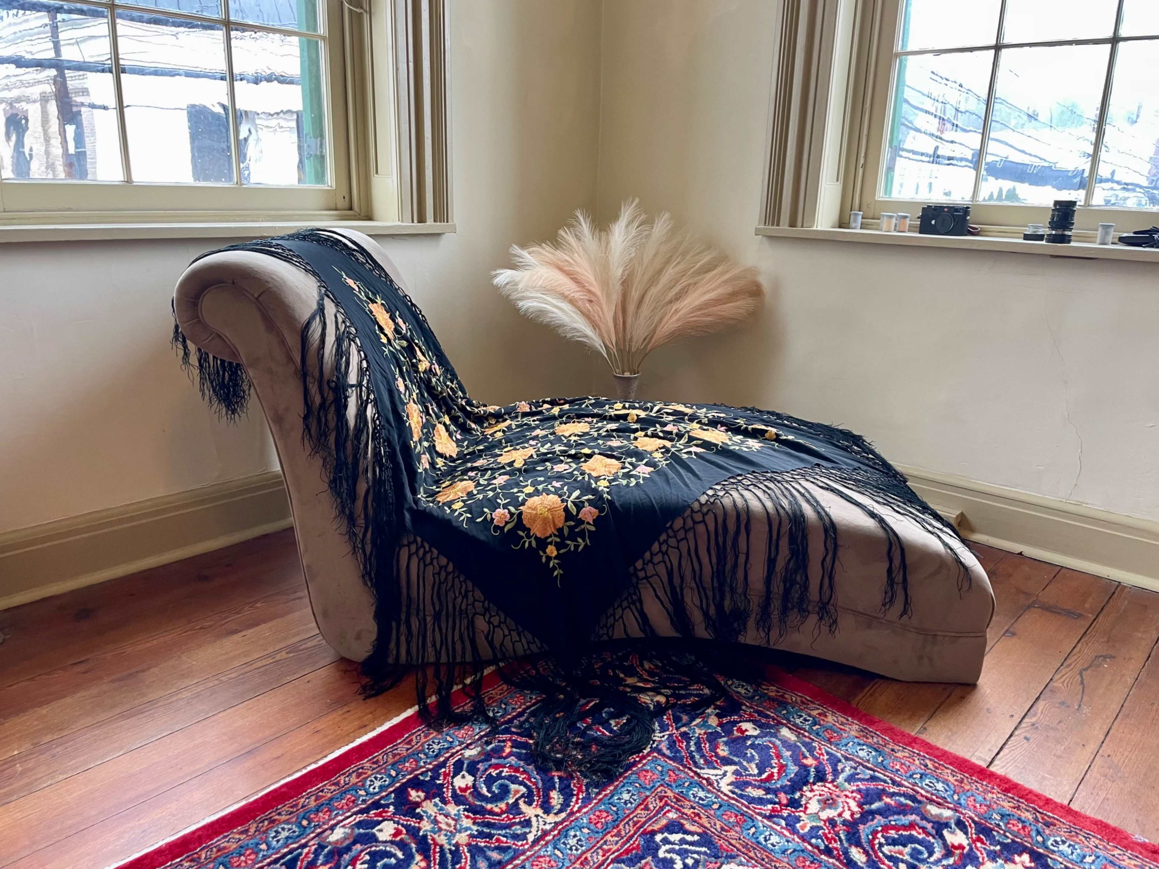 Charming Natural Light Boudoir and Lifestyle Studio with Hardwood Floors Image in Middletown, Middletown, MD