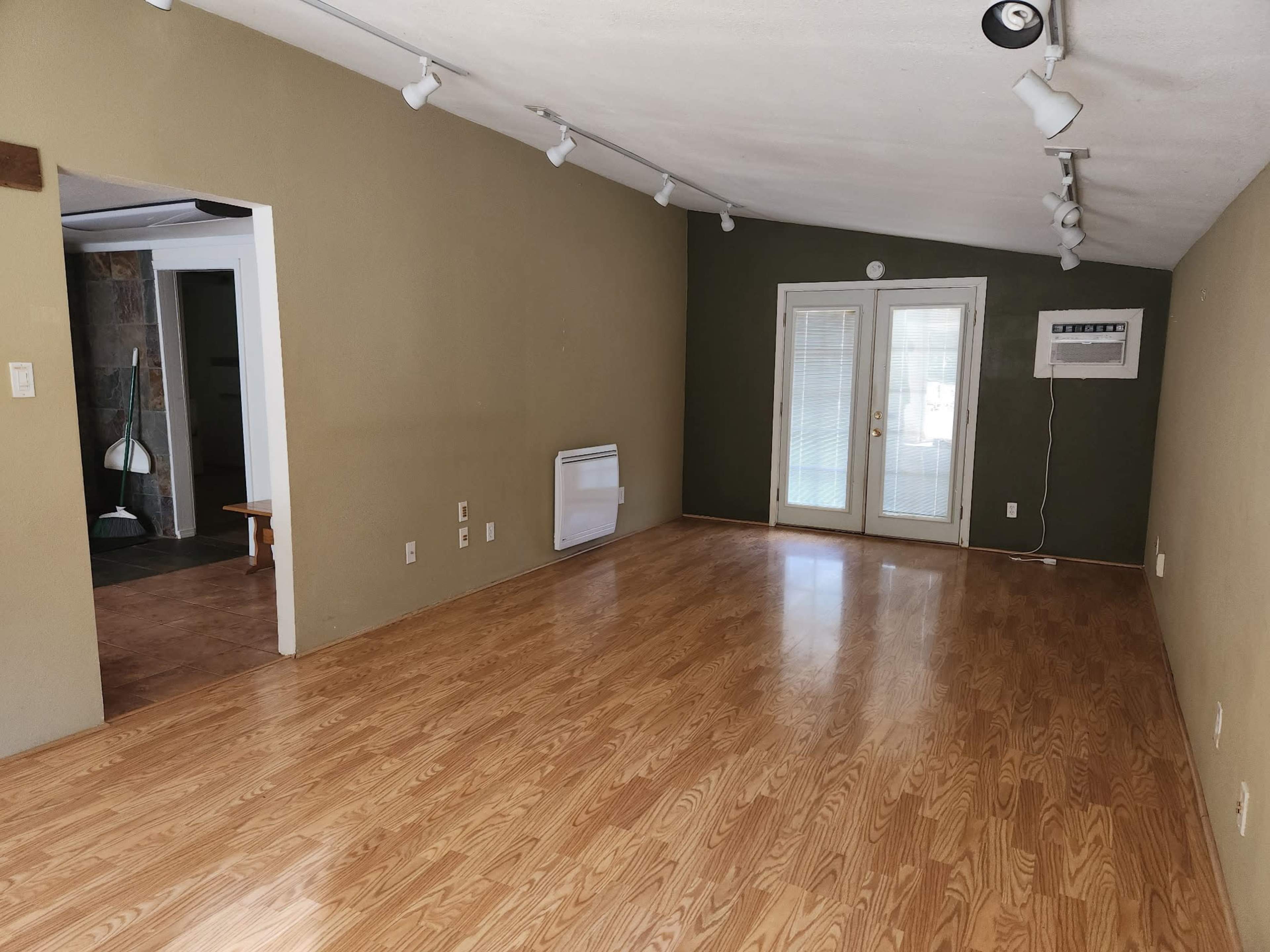 Ground-Level Office or Creative Space Image in , Beavercreek, OR