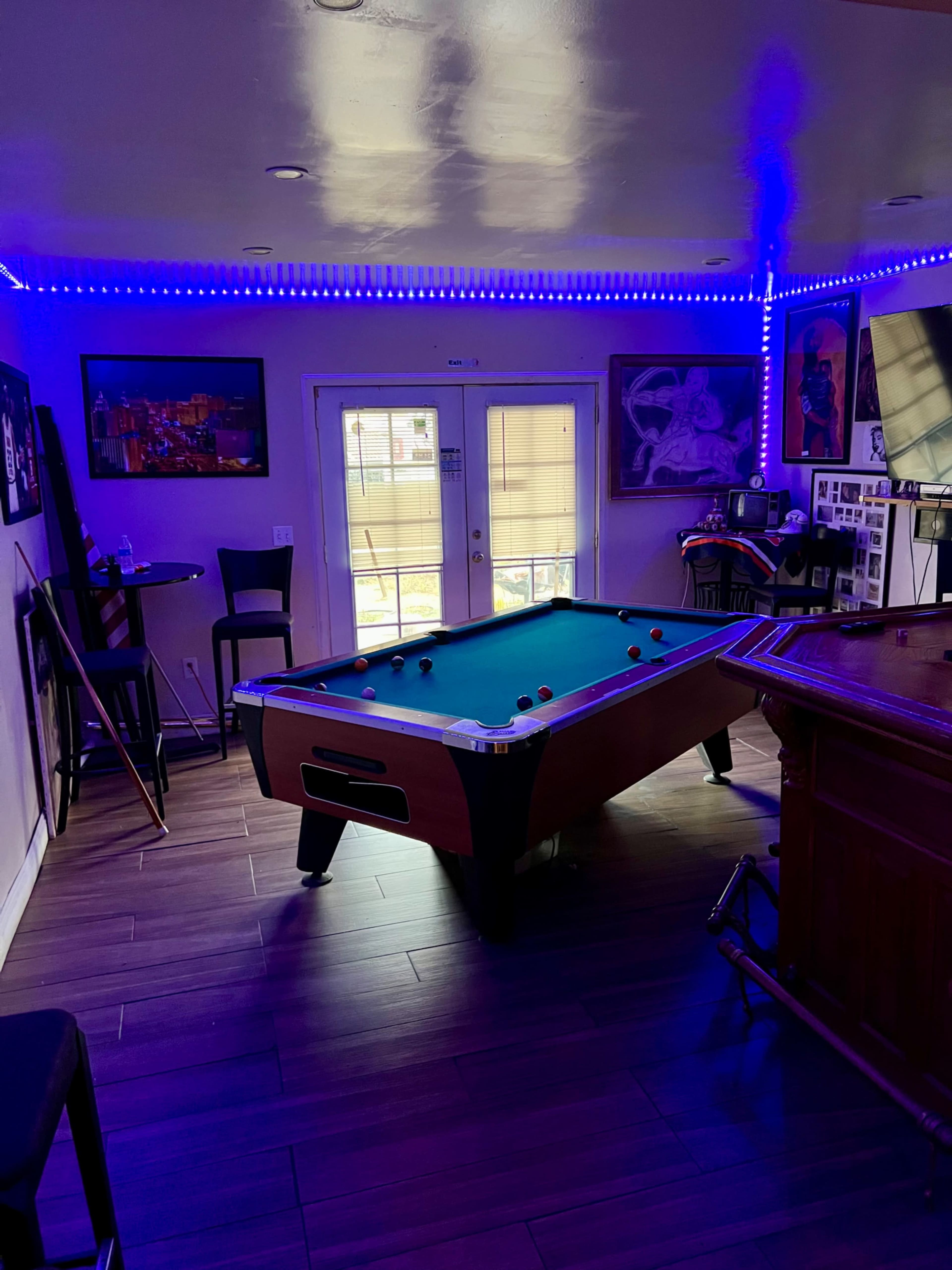 Urban home / bar / backyard / private room Image in Hyde Park, Los Angeles, CA