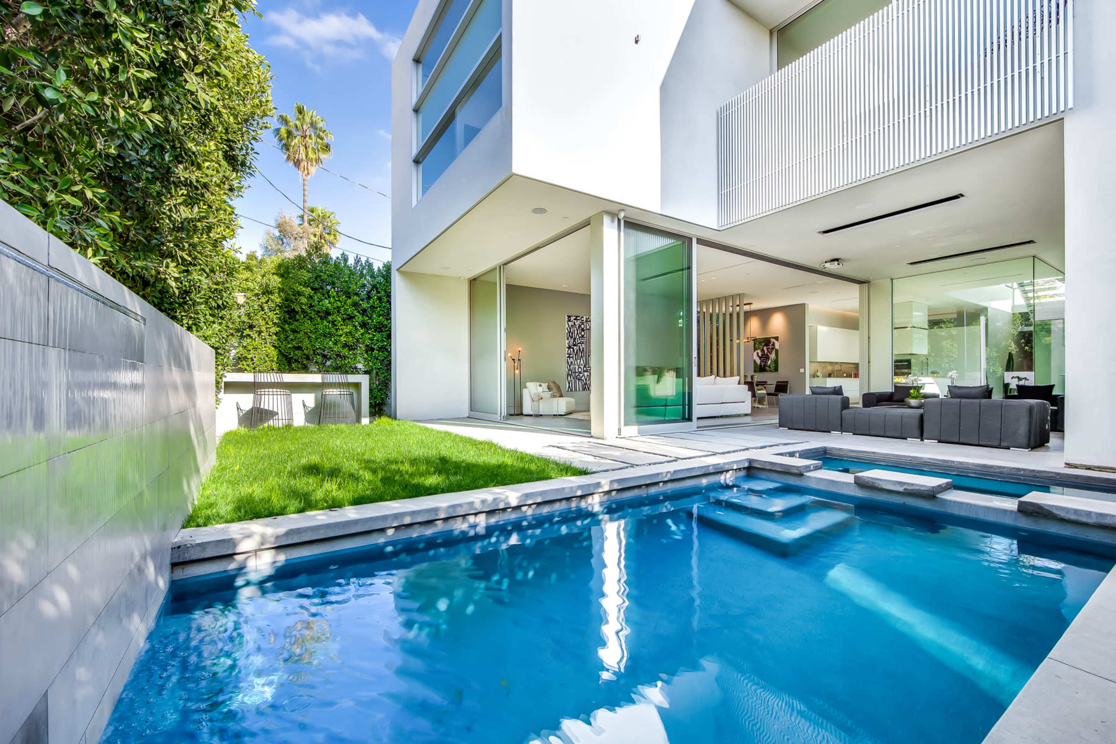 Modern Architectural Film and Photo Location Image in Beverly Grove, Los Angeles, CA