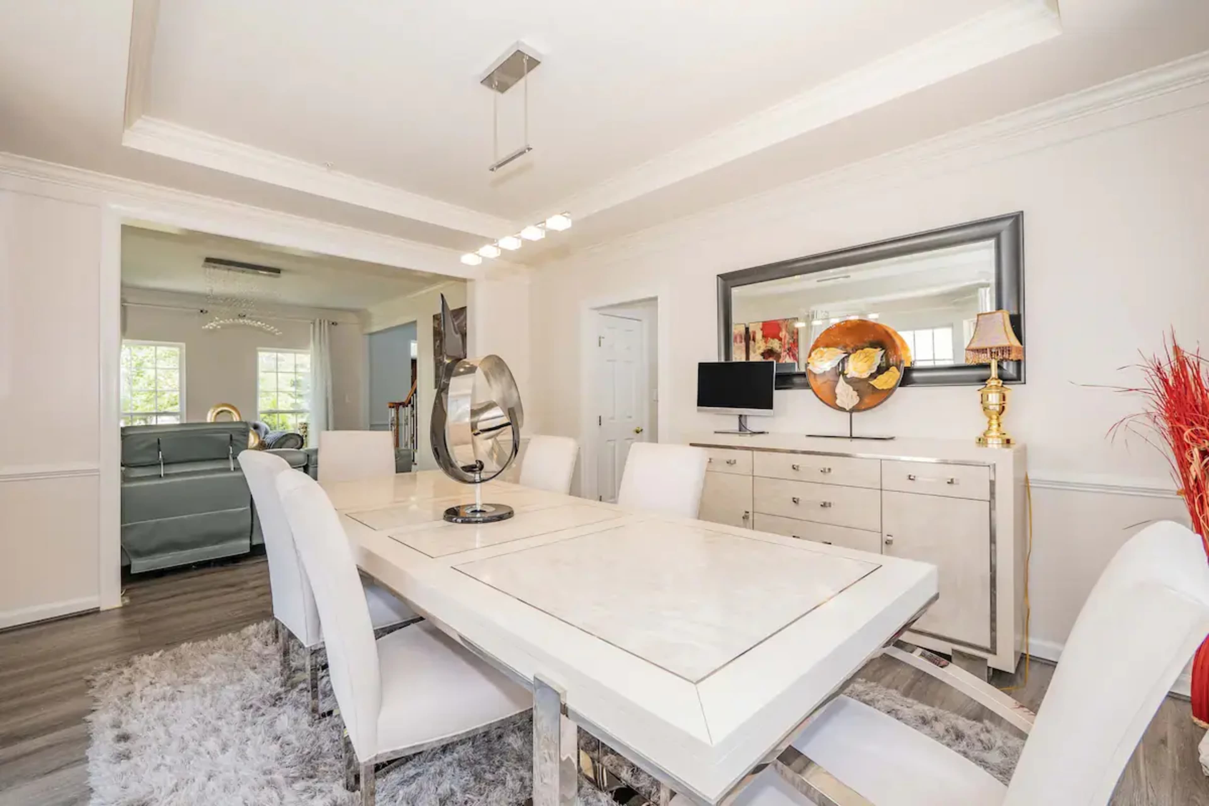 Spacious and Cozy 8 Bedrooms house w/ Gym near D.C Image in Glenn Dale, Glenn Dale, MD