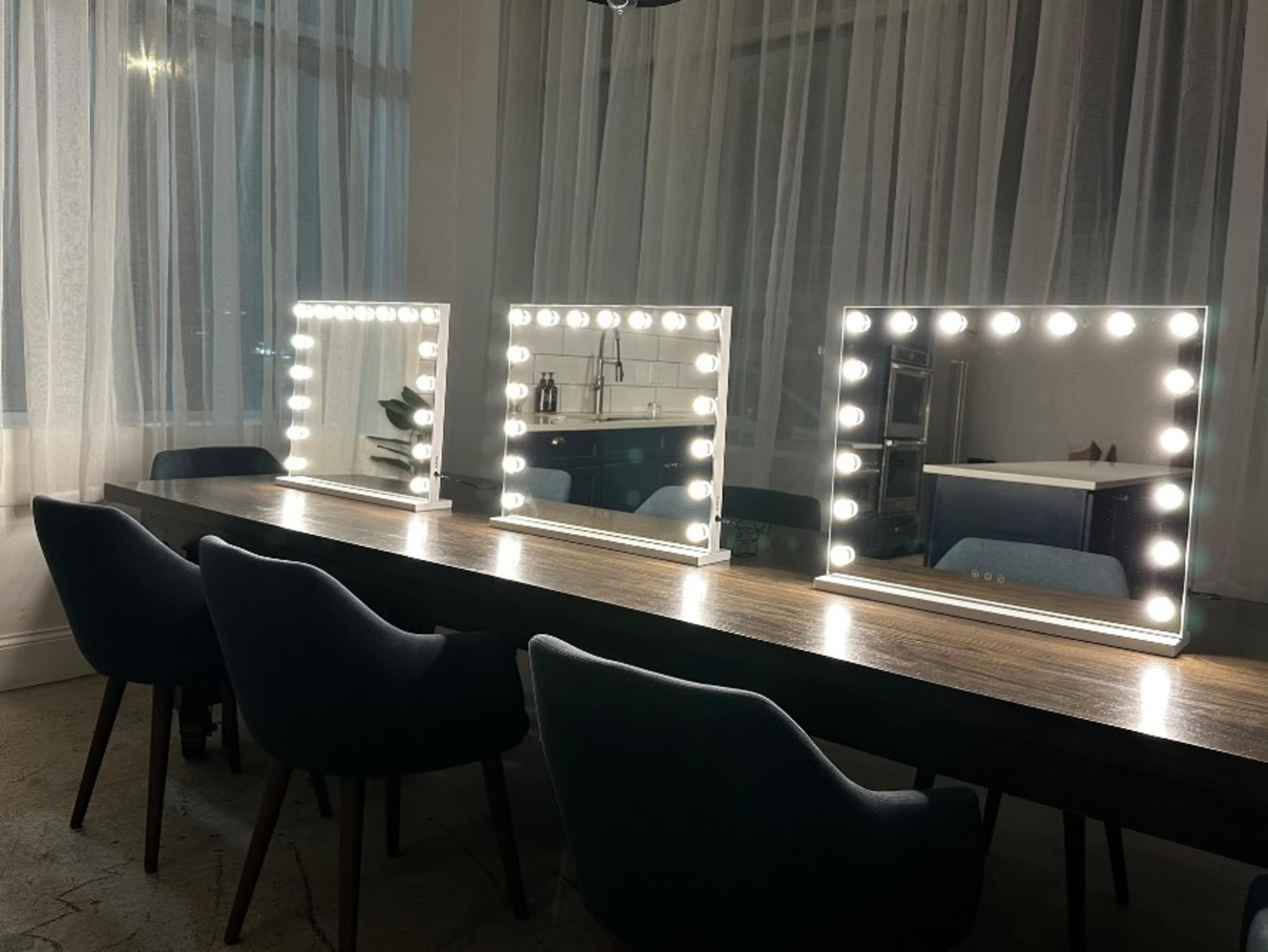 MIRROR WITH LED LIGHT 
