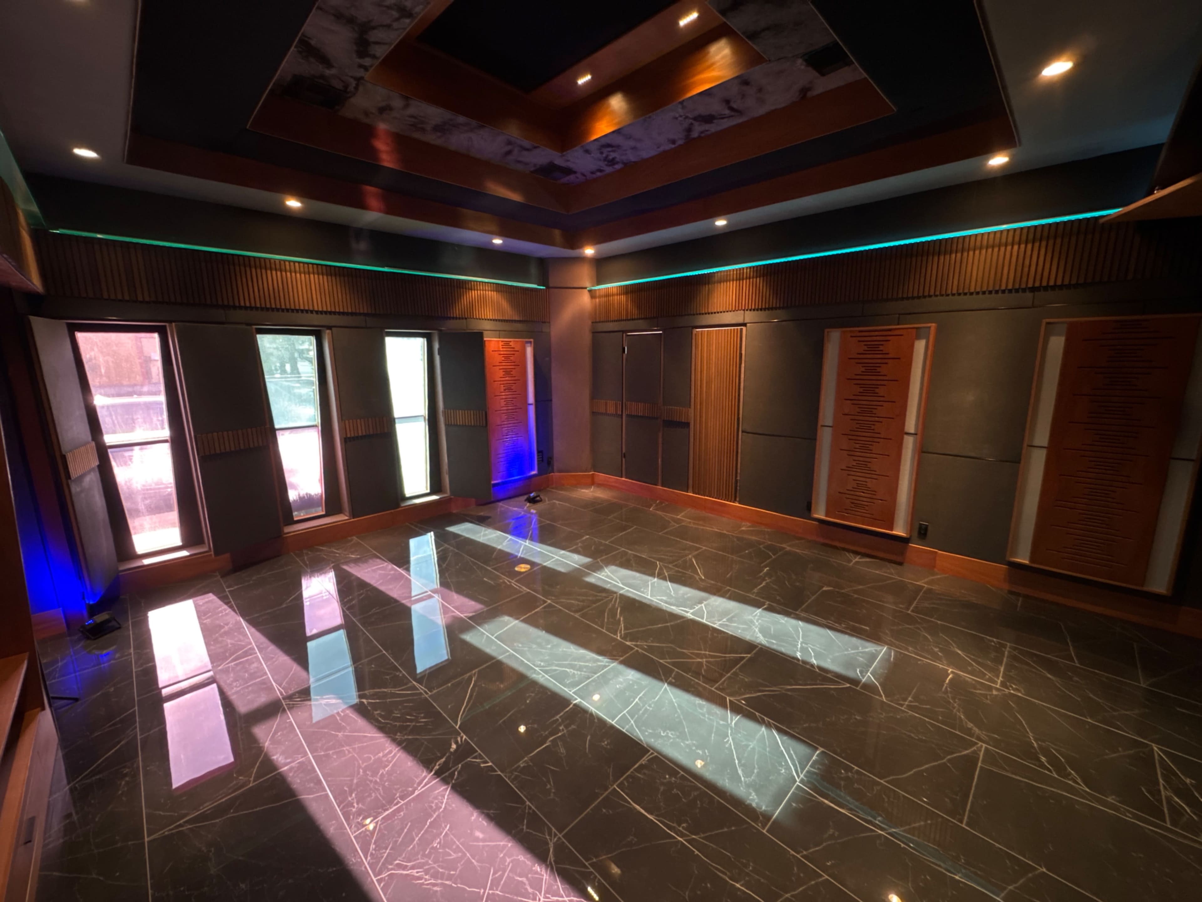 Strip Adjacent Executive Meeting Studio Image in Paradise, Las Vegas, NV