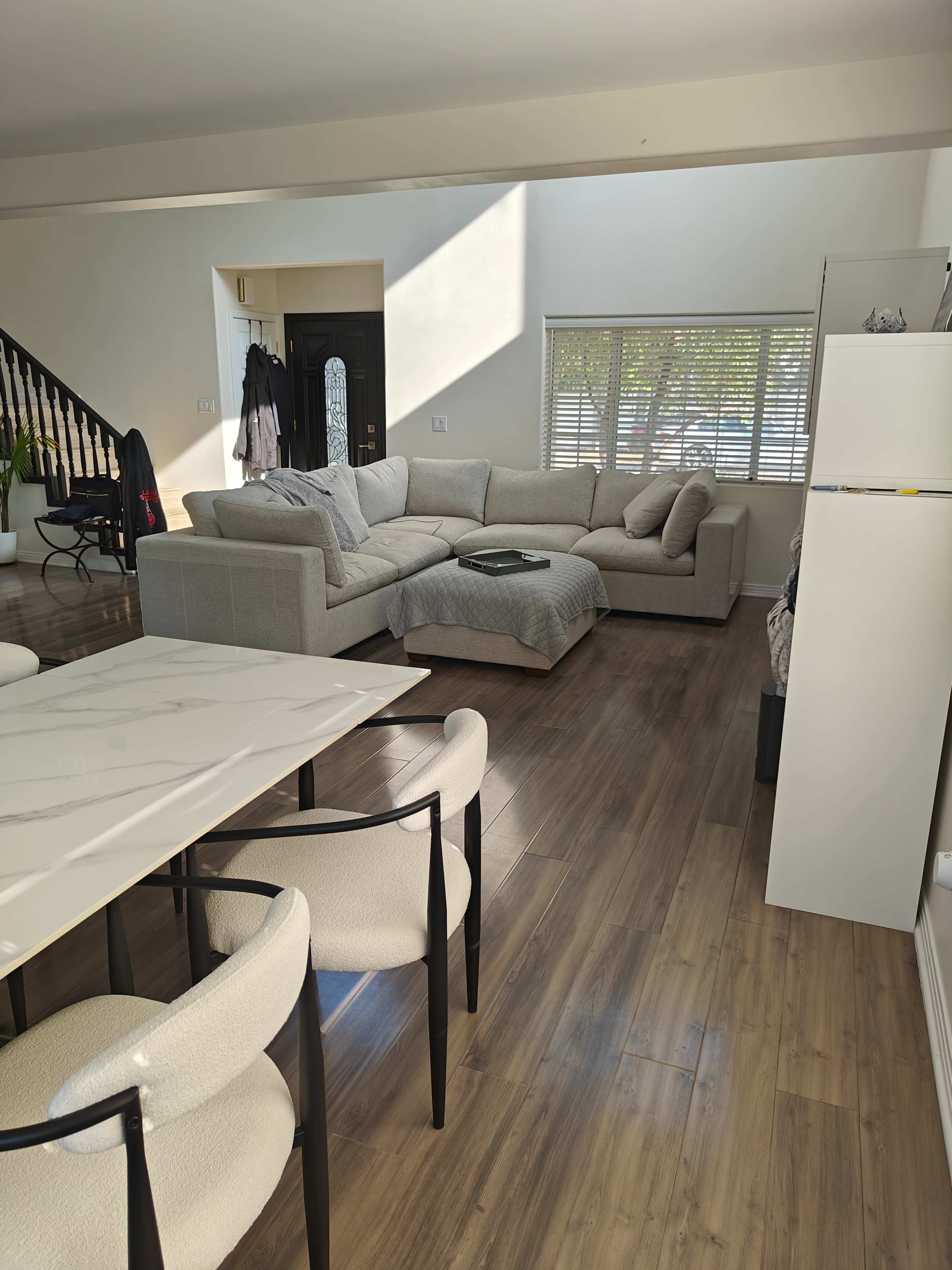 Modern, contemporary, spacious Image in Tarzana, Tarzana, CA