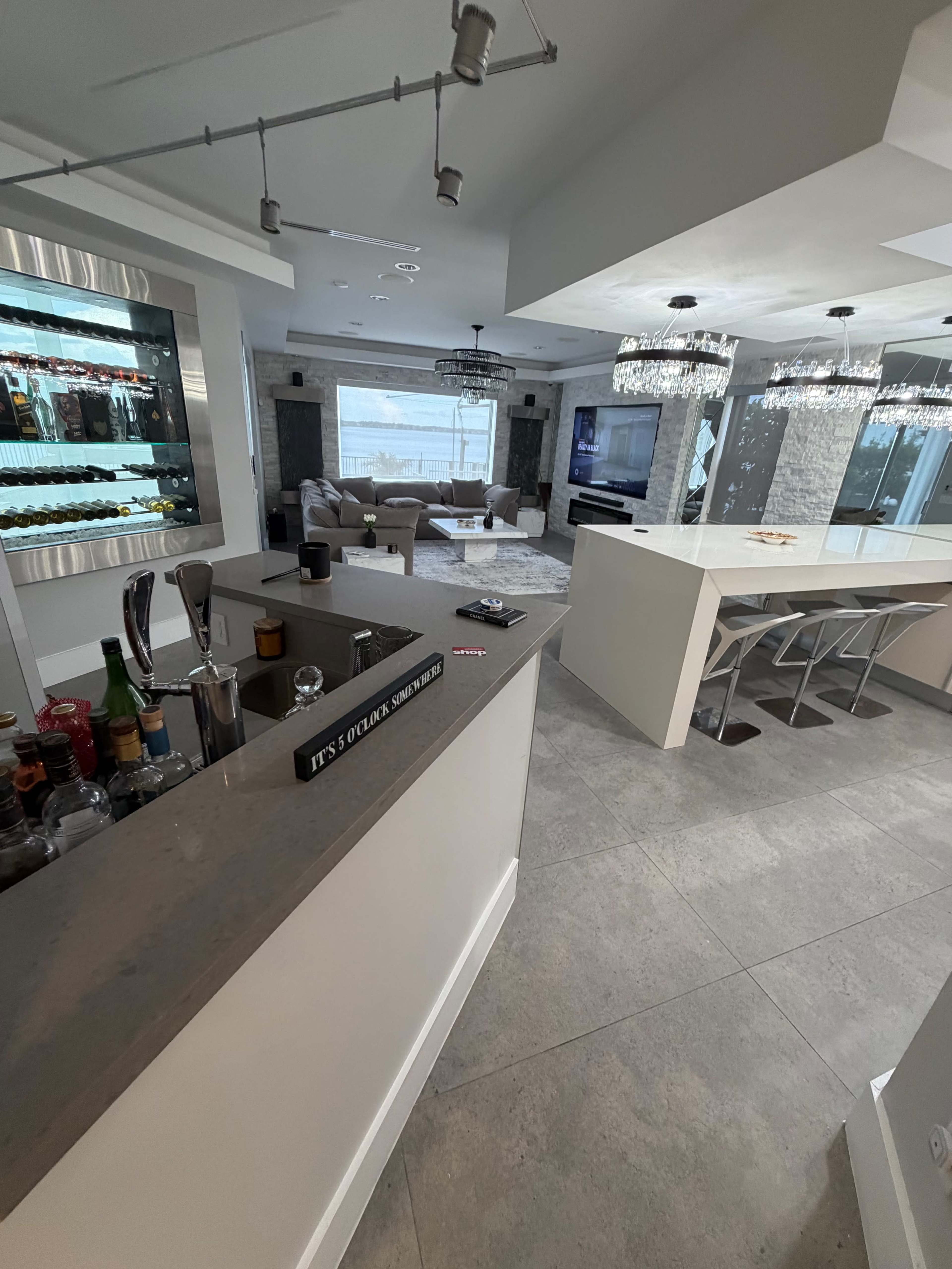 Beautiful modern home with amazing design Image in Miramar, Miramar, FL