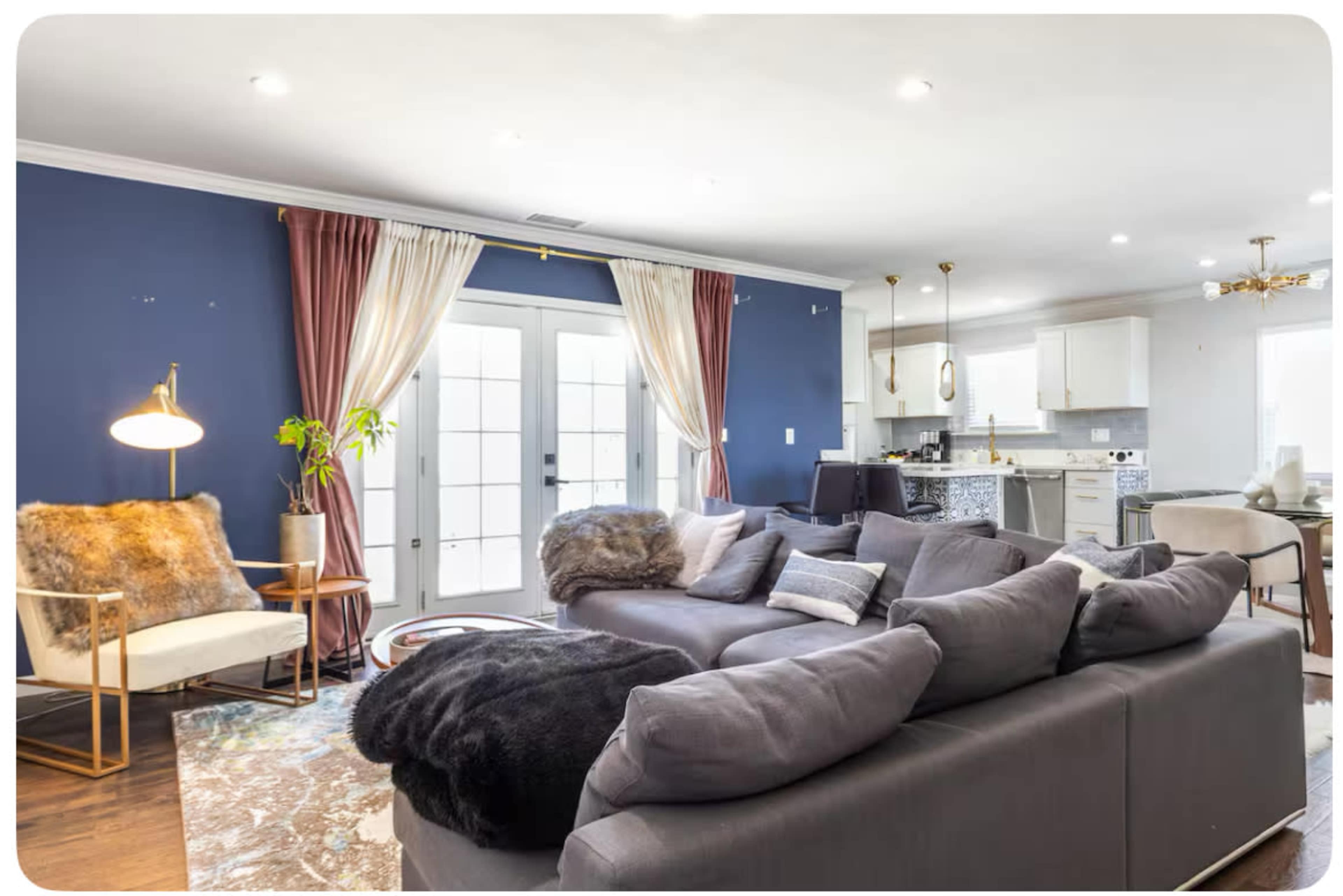 Midcentury Modern South LA Home (Full Gym, Chef’s Kitchen, Big Backyard) Image in South Los Angeles, Los Angeles, CA