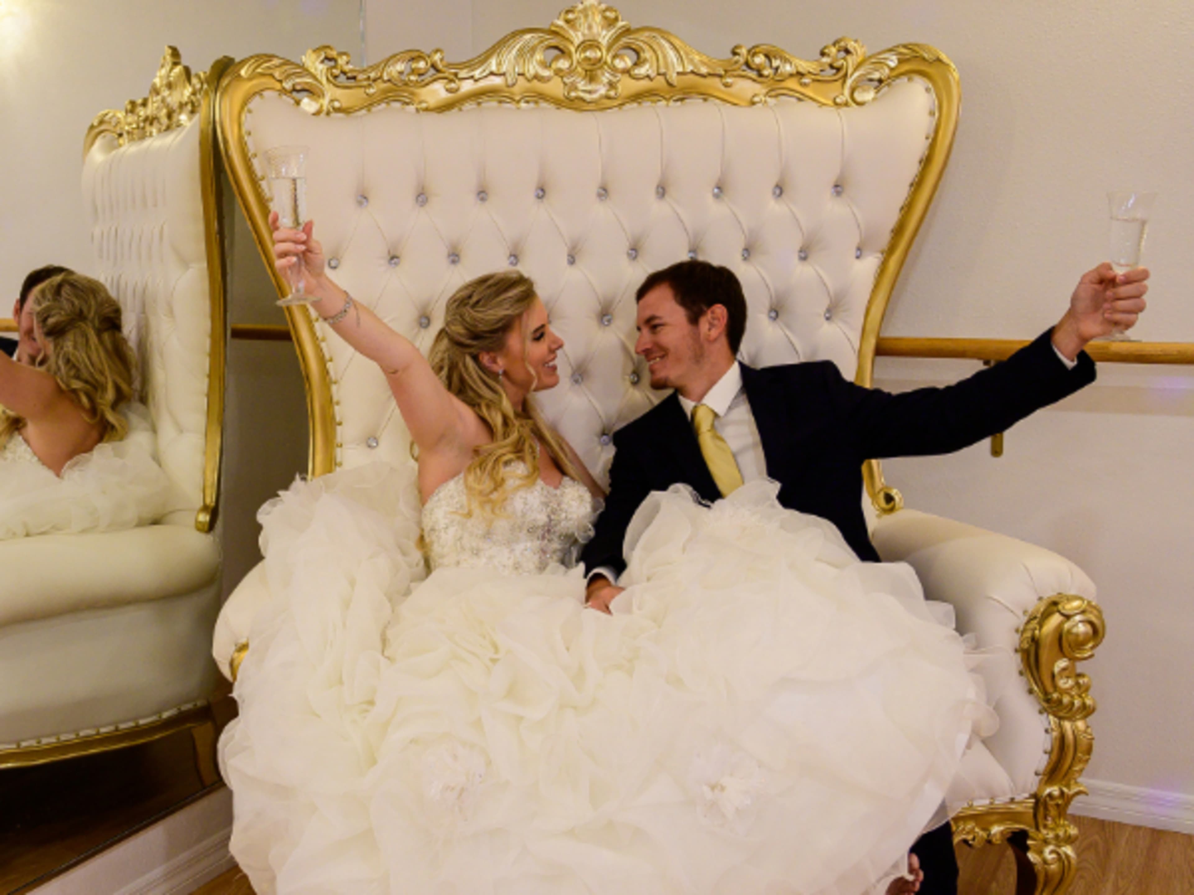 Double Throne Chair Rental 