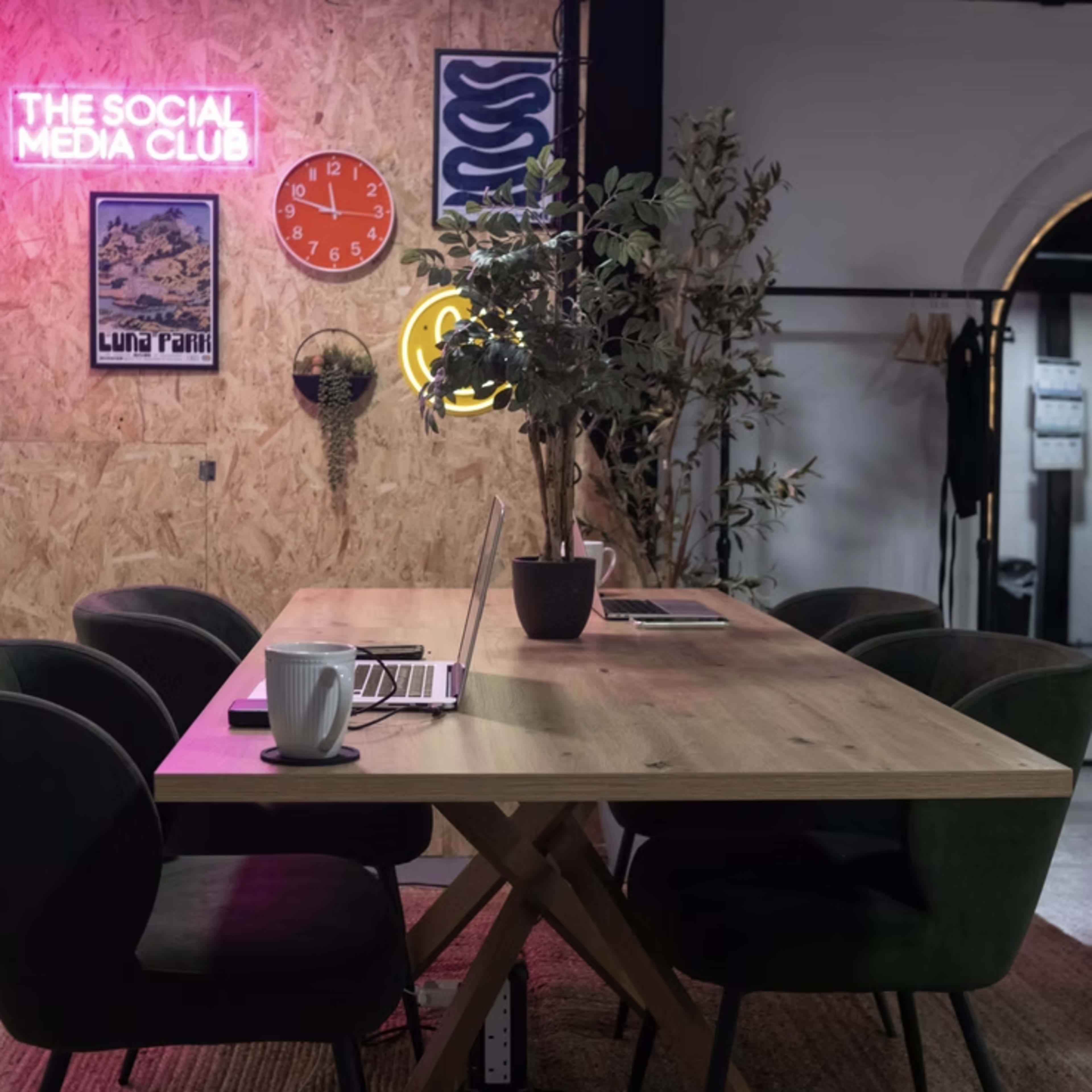 Stylish York Photography Studio with Co-Working Space Image in Huntington, Near Leeds, ENG