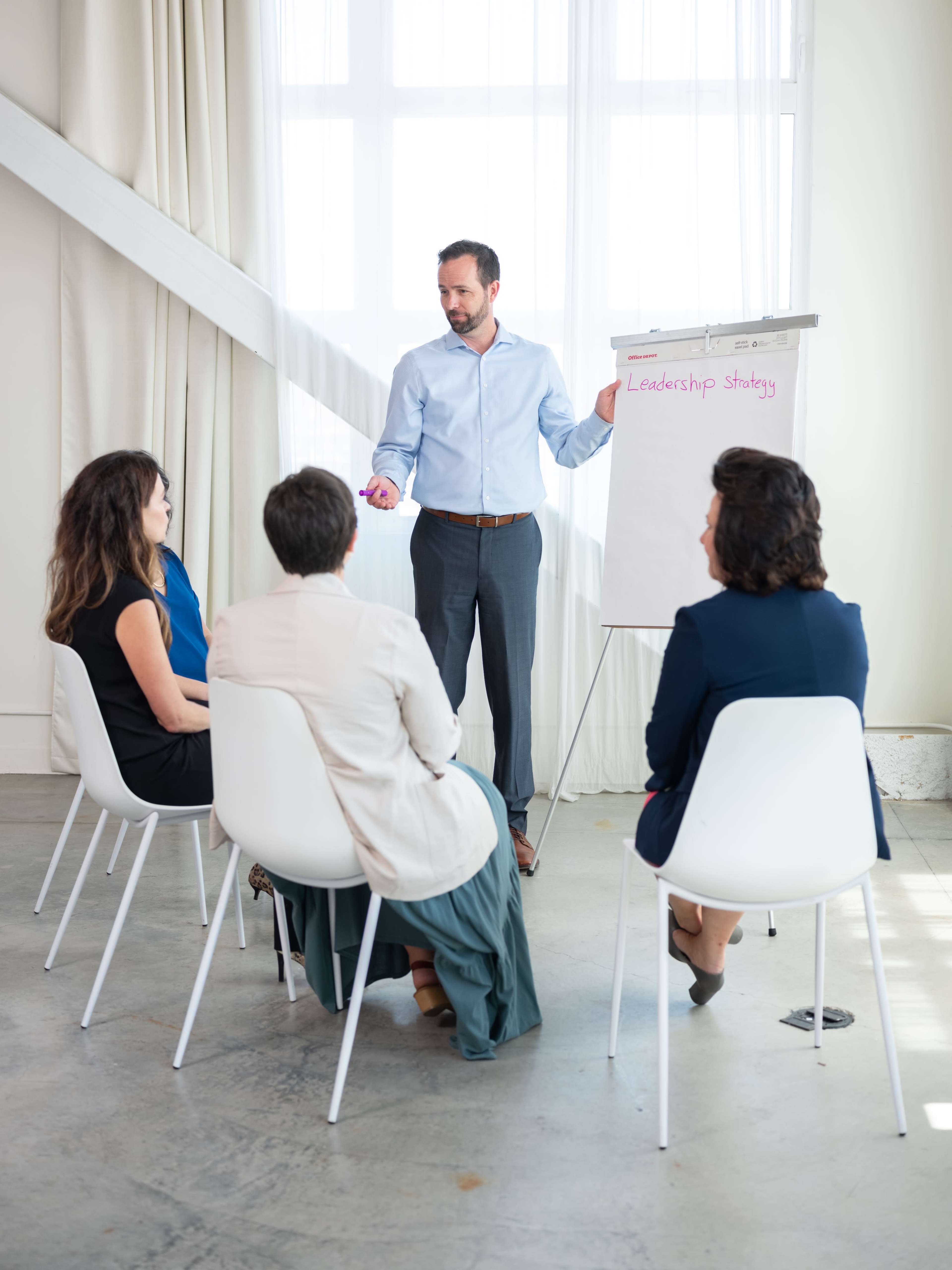 Spacious urban loft with, large window and city views Image in Northwest Portland, Portland, OR