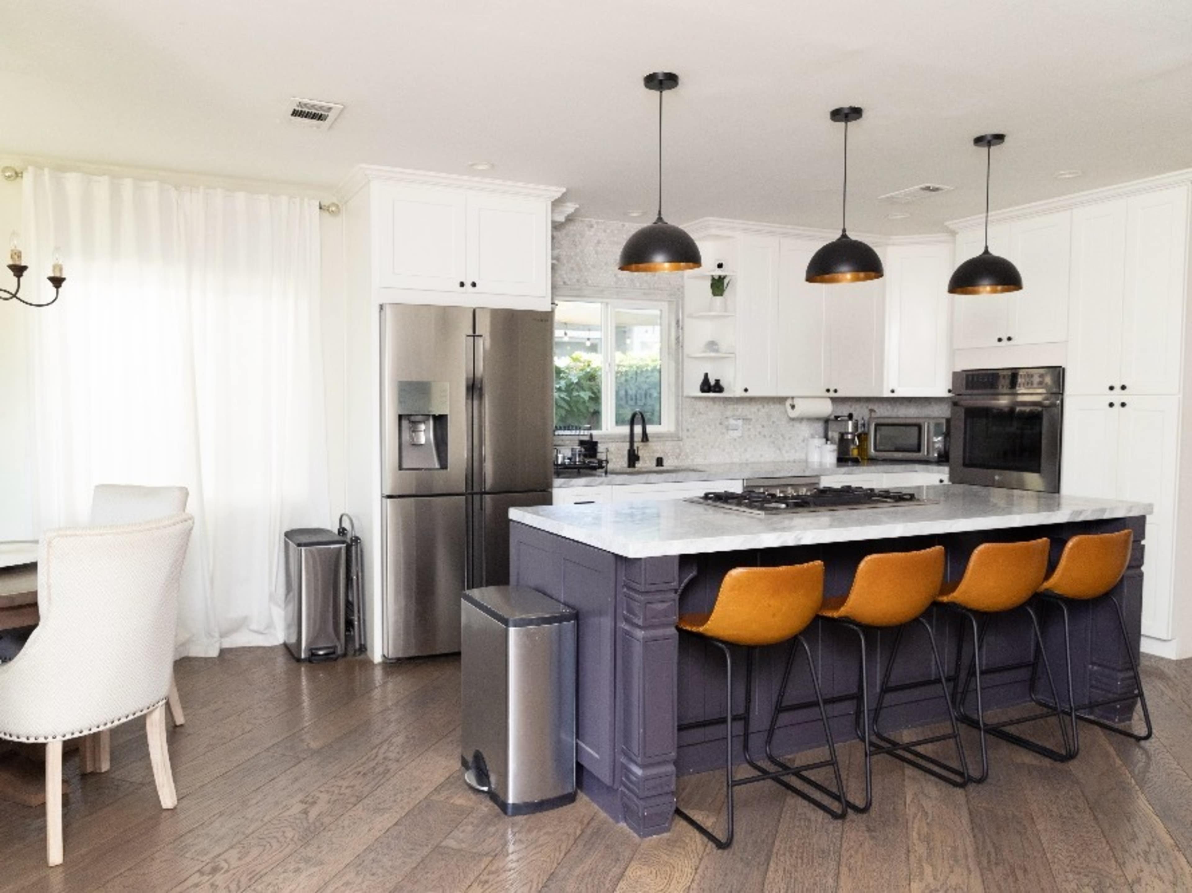 Kitchen + Livingroom + Extra Bathroom