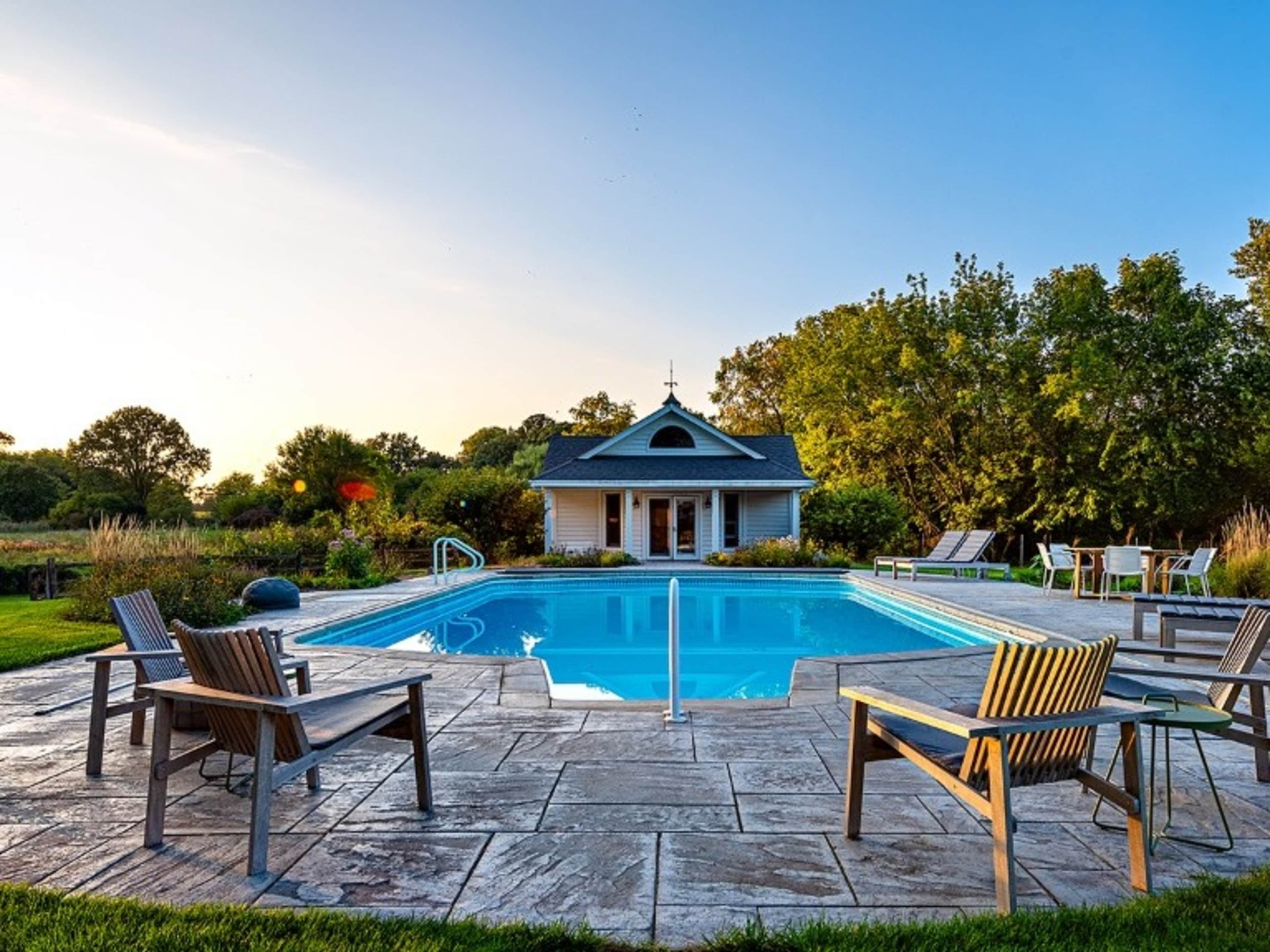 Pool & Hot Tub 