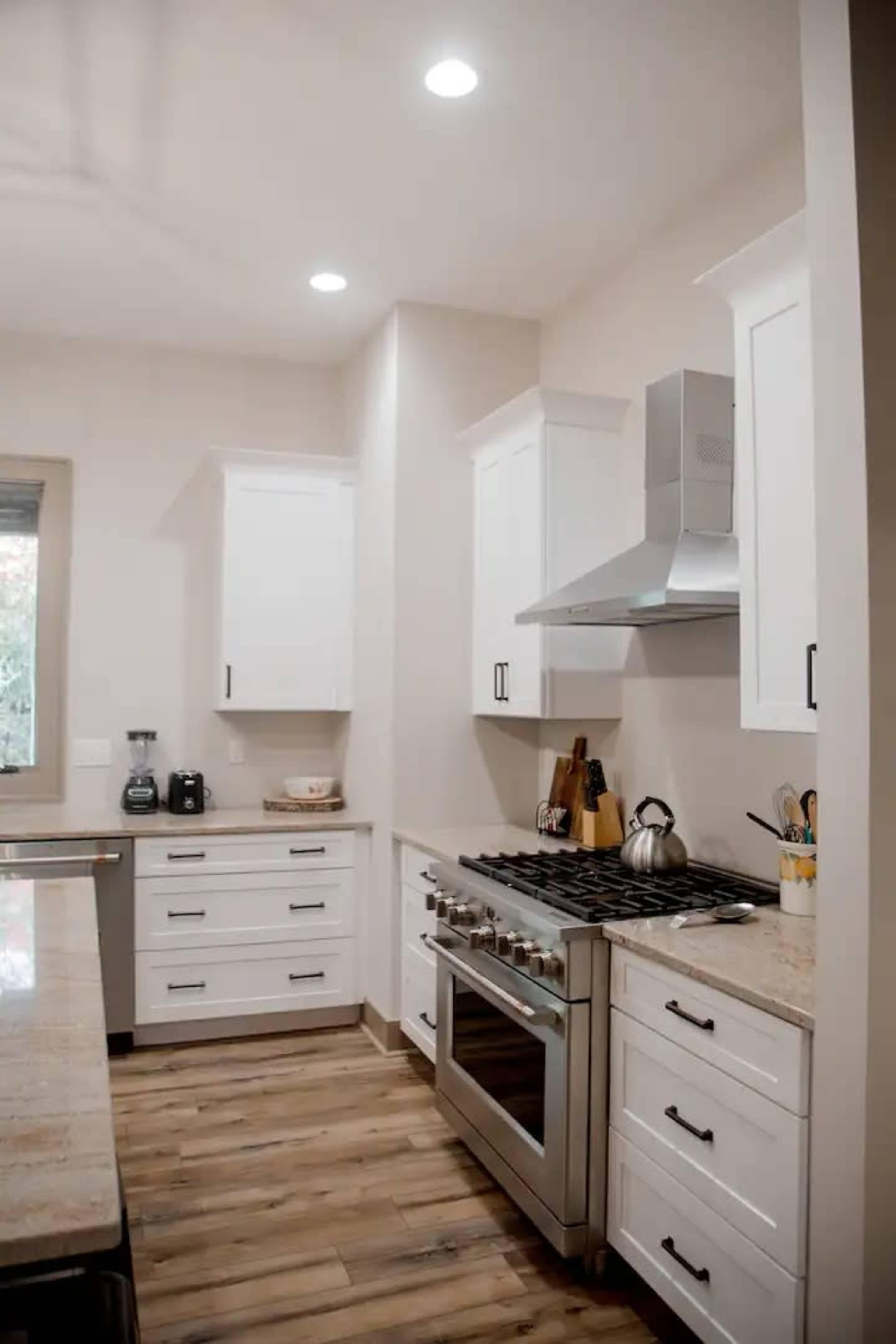 Luxury Cabin in Western NC Mountains (within Nantahala National Forest) and walking distance to Glen Falls. Image in , Highlands, NC