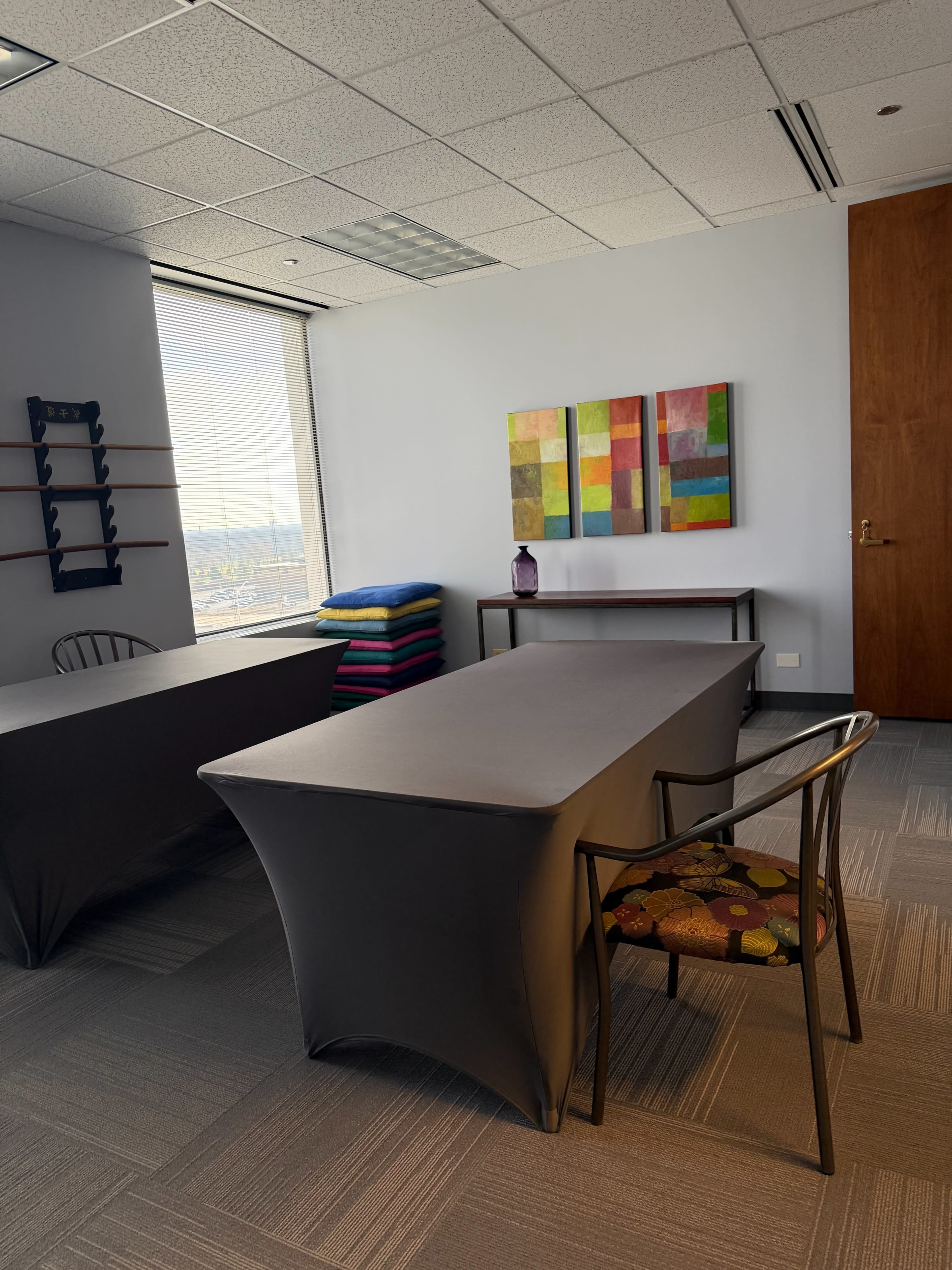 Western suburban workspace suitable for corporate boards or annual retreat, small training Image in York Township, Oak Brook, IL