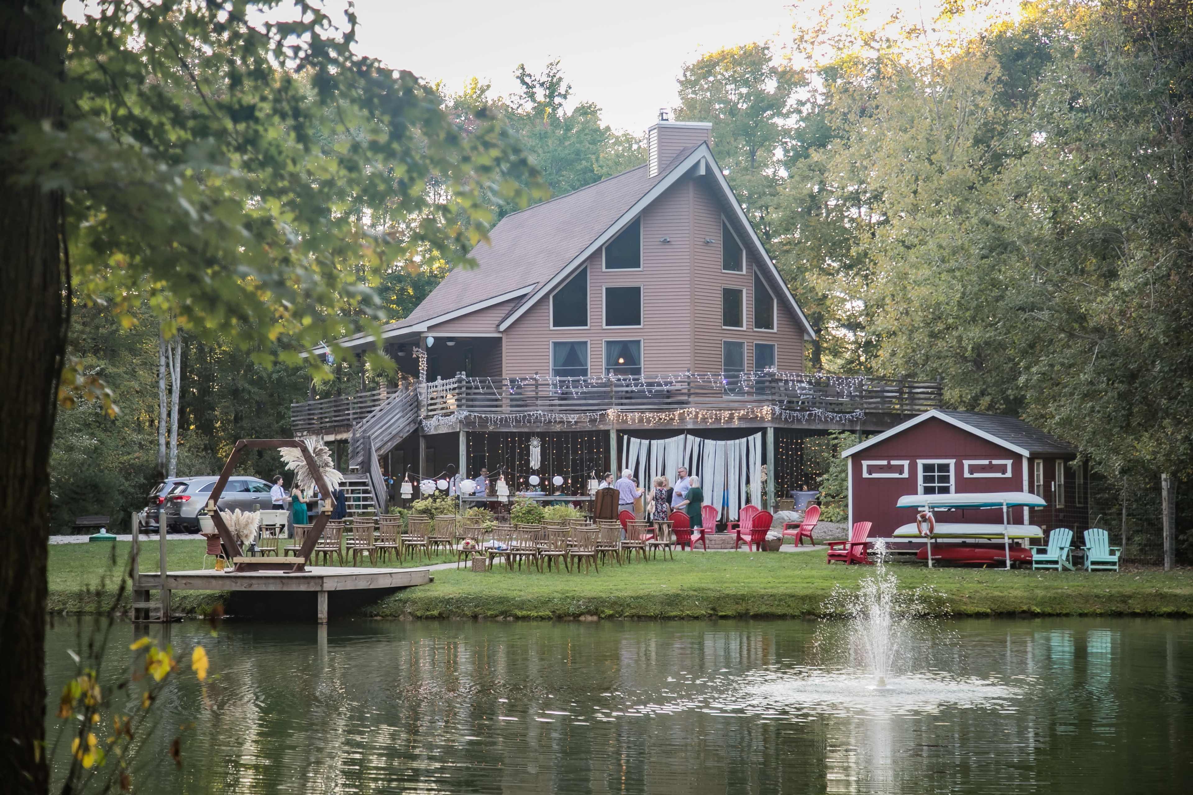 Spacious lodge with beautiful views, hot tub, lounge, gameroom, recreational pond Image in Sheffield Township, Kingsville, OH