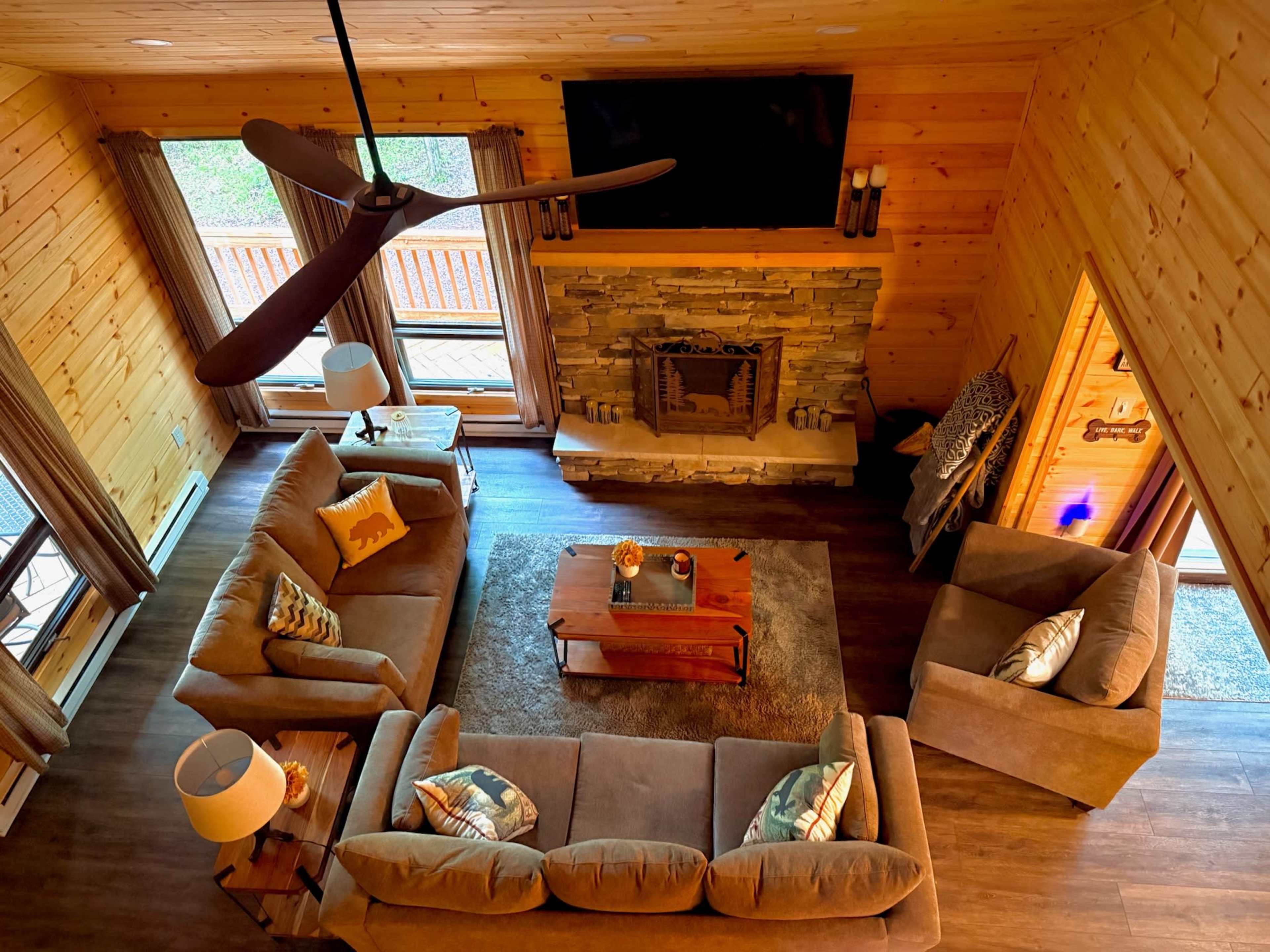 Mountain Cabin with Modern Interior Image in Tobyhanna Township, Blakesslee, PA
