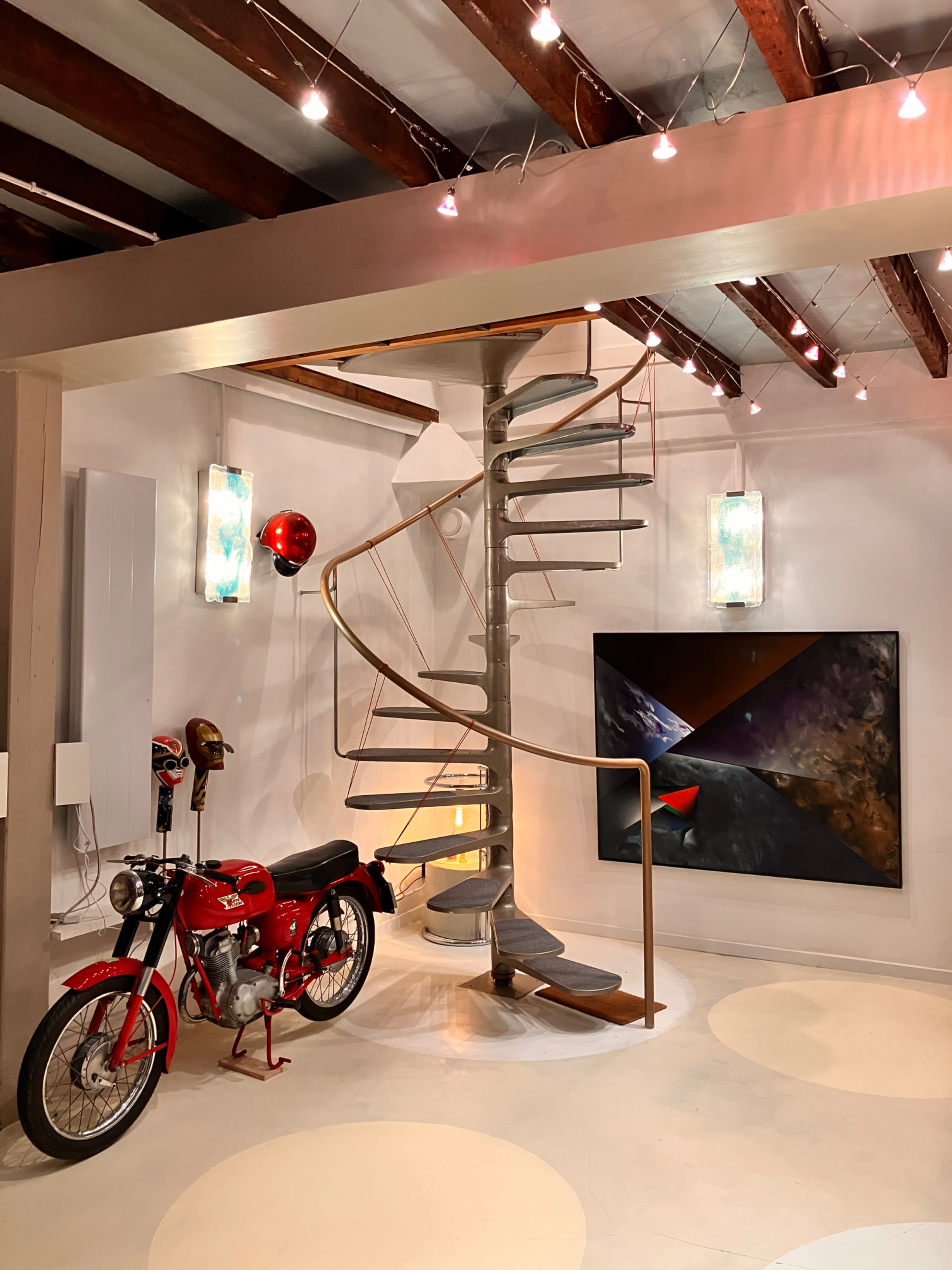 Loft lumineux style psychédélique maison, Paris | Production | Peerspace, image size:3840x5120