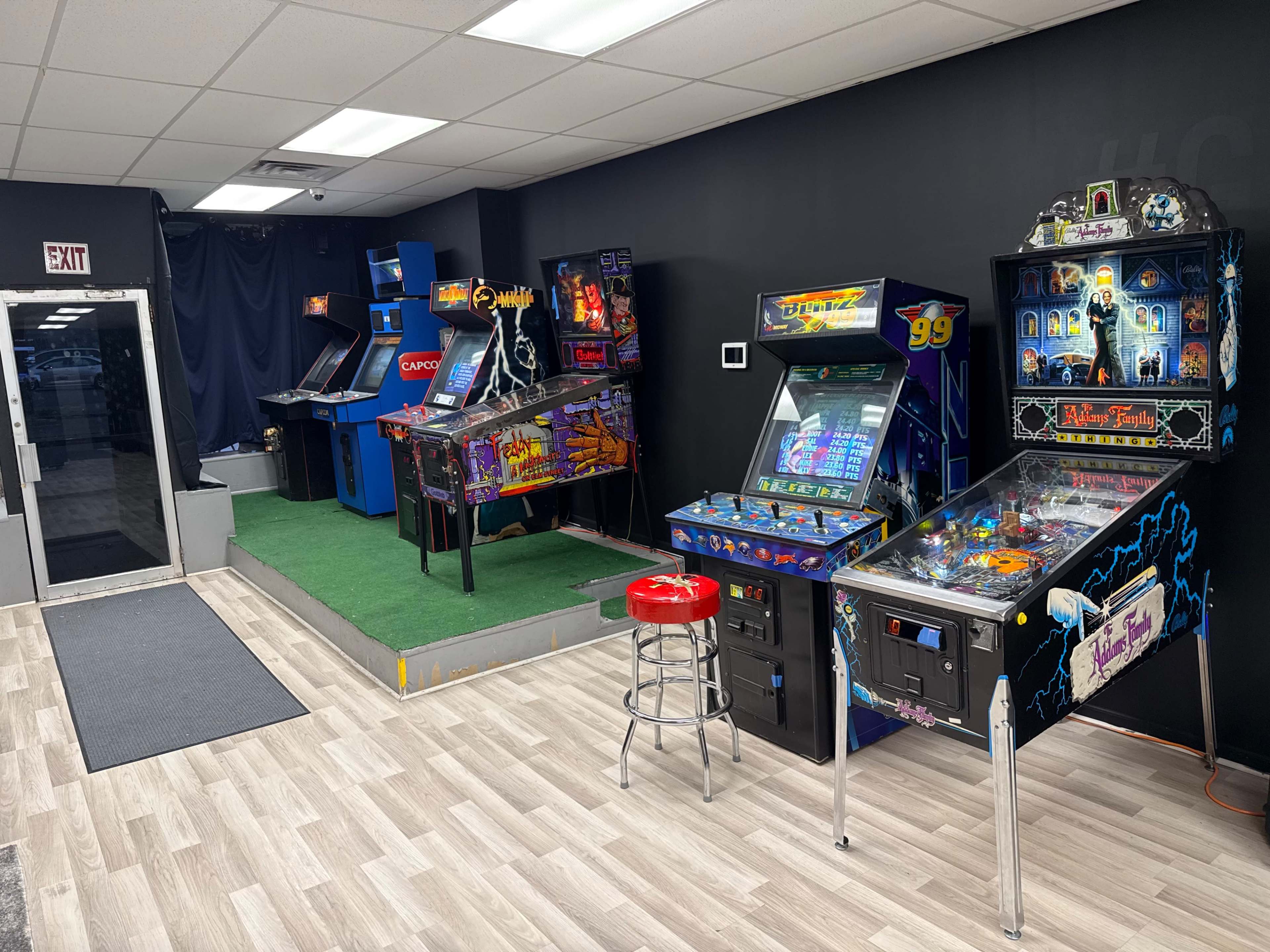 Pilsen No Stress Game Room Image in Lower West Side, Chicago, IL