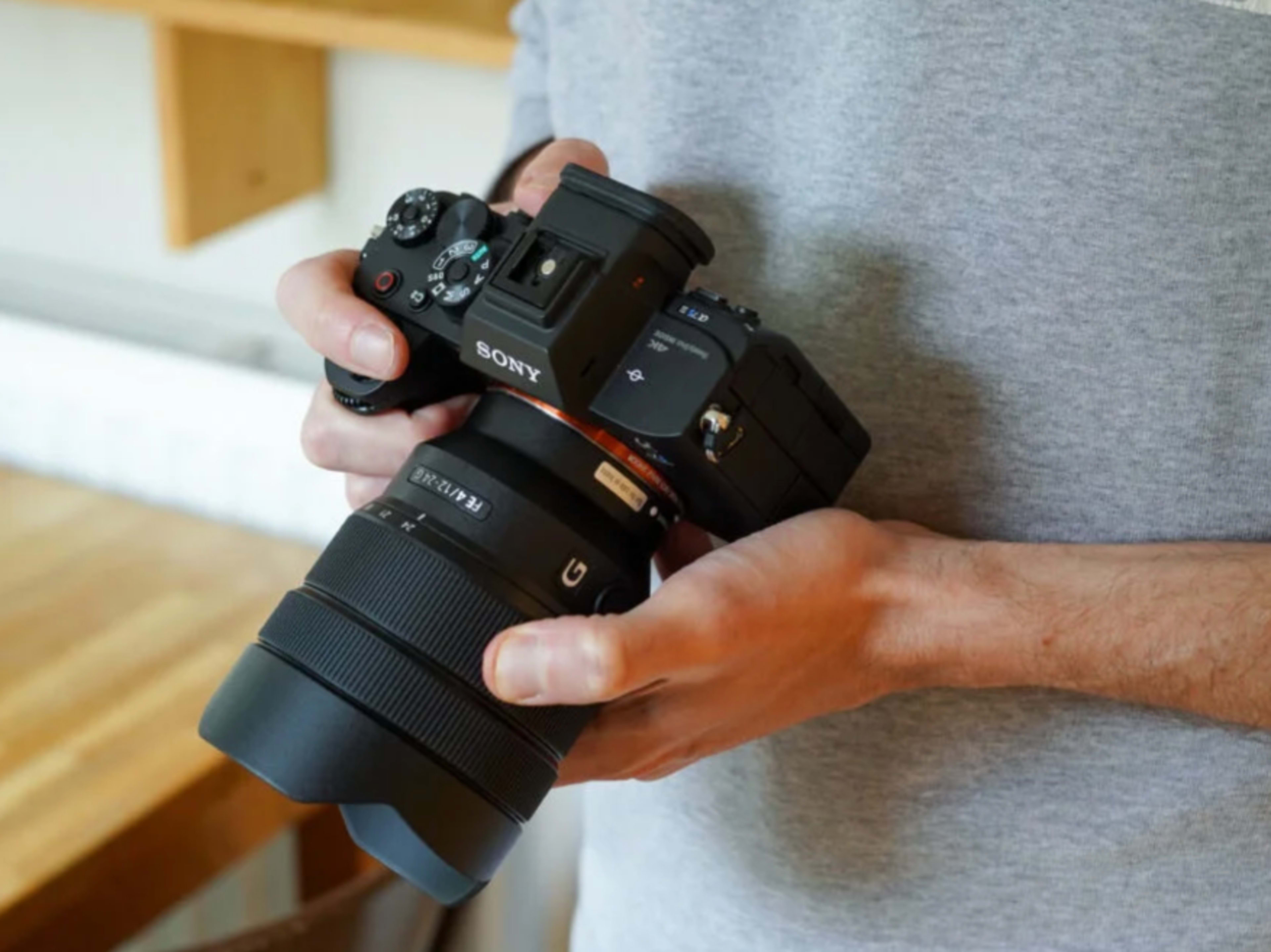 Sony A7SII / Tripod / Lens