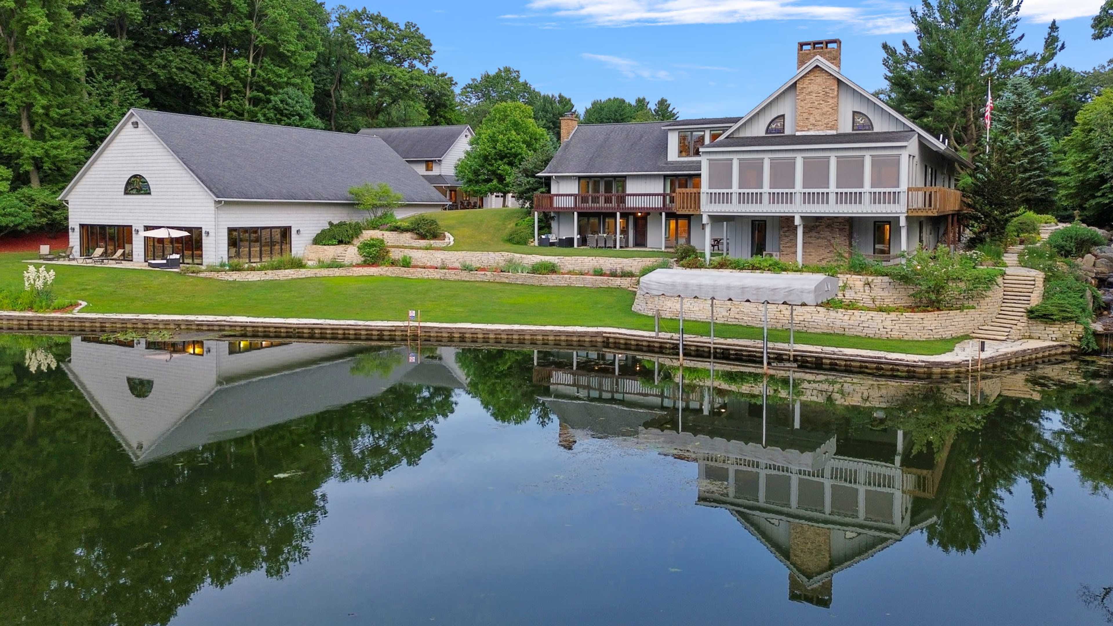 Lodge, 3 private lakes, and more on 500 acres of private wildlife preserve Image in Springfield Township, La Porte, IN