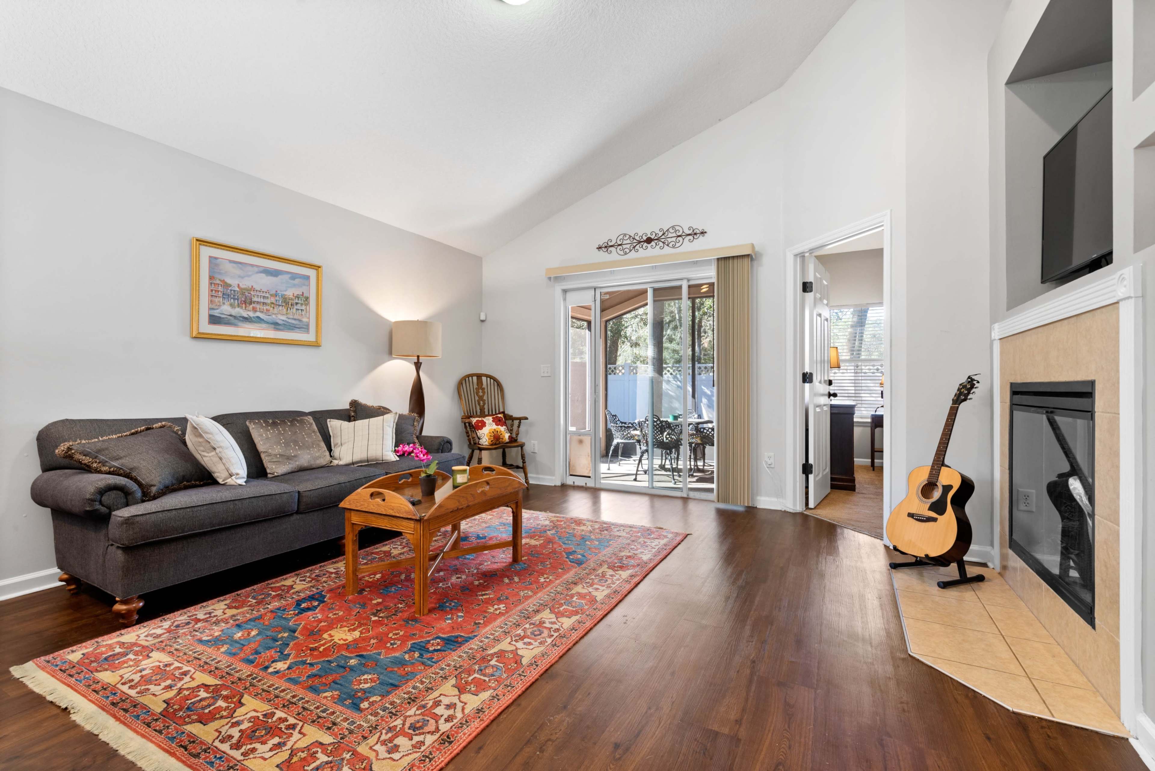 Spacious pet friendly home close to airport & zoo Image in Biscayne Terrace, Jacksonville, FL