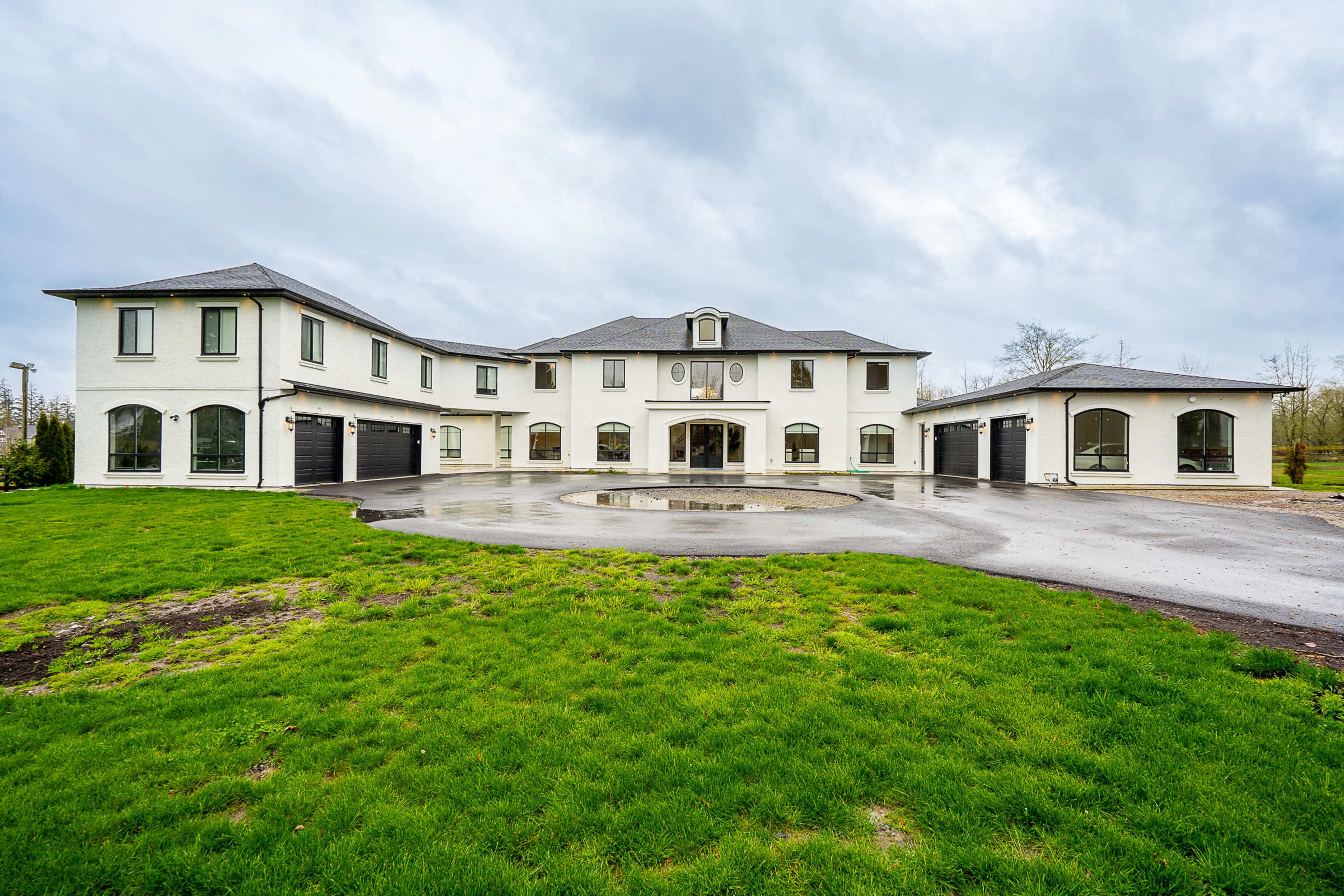 Elegant Designer Home with Spacious Layout and Natural Light in Langley, BC Image in Langley, Langley, BC