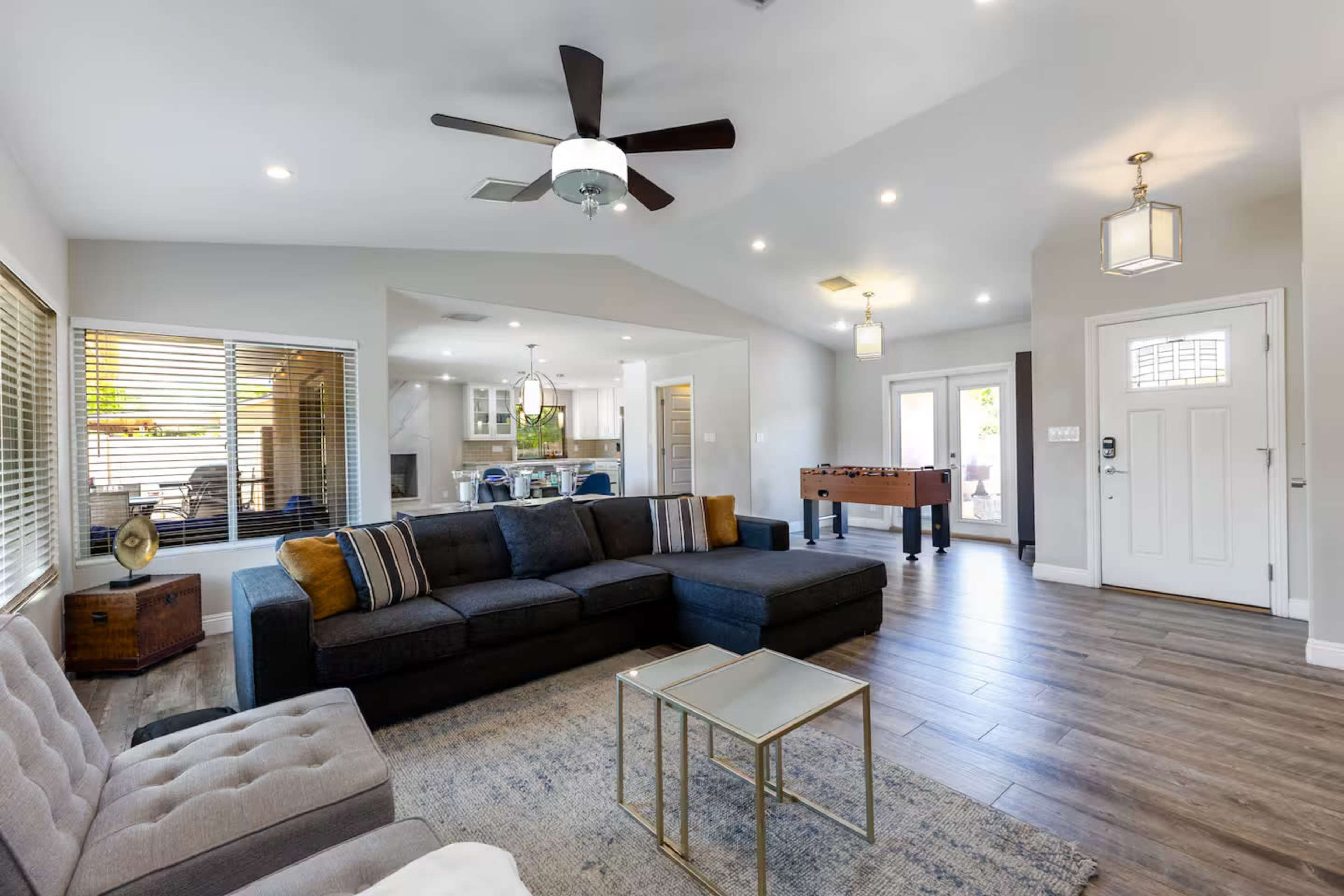 Scottsdale Paradise – Modern Home for Productions & Meetings Image in Scottsdale Vista No. 02, Scottsdale, AZ