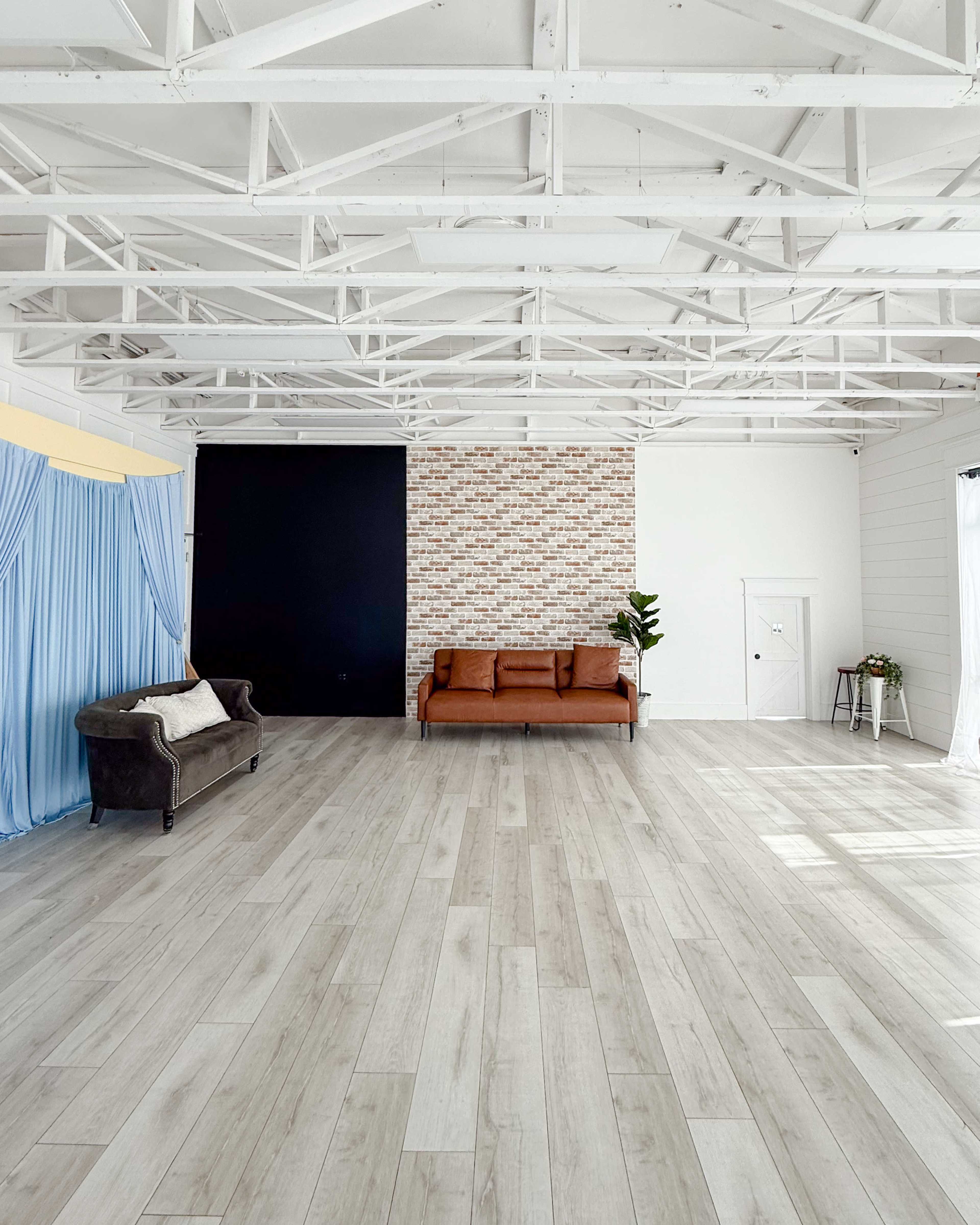 Airy Photography Studio with Moveable Walls and Big Windows Image in American Fork, American Fork, UT