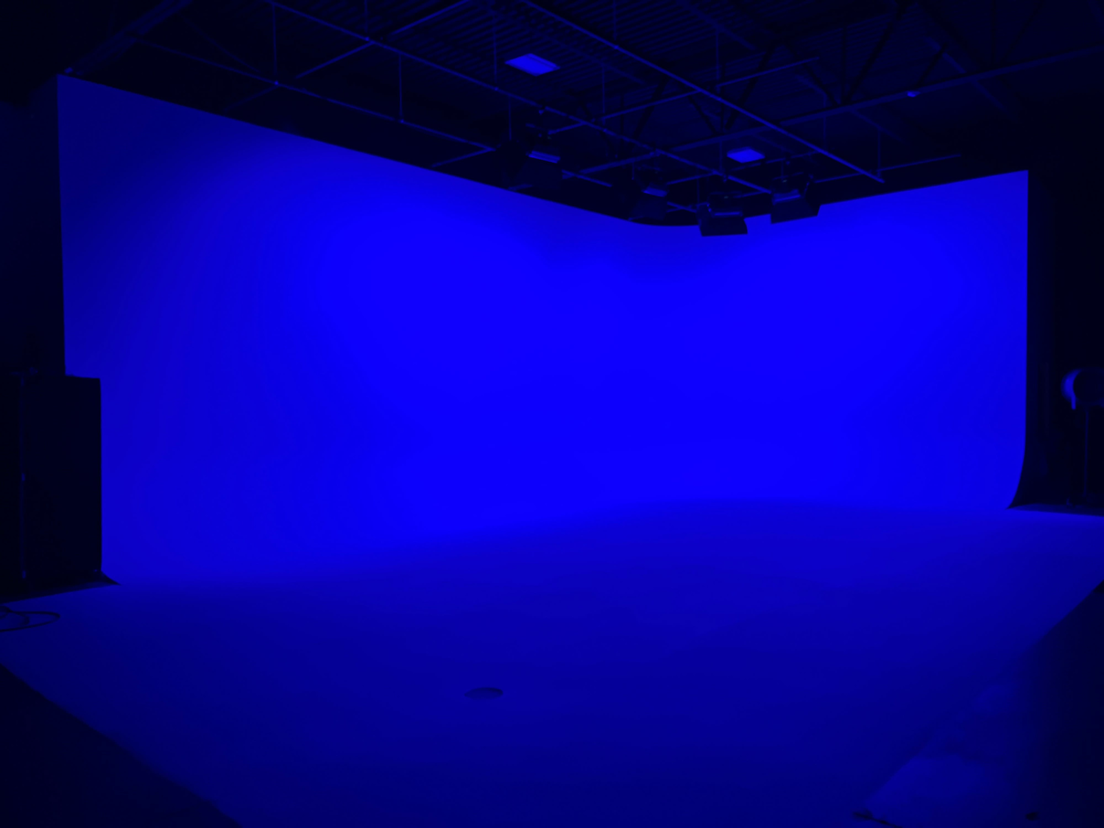 Professional Photo/Video Studio (40’x25’) Cyclorama Stage Image in West Grand, grand rapids, MI