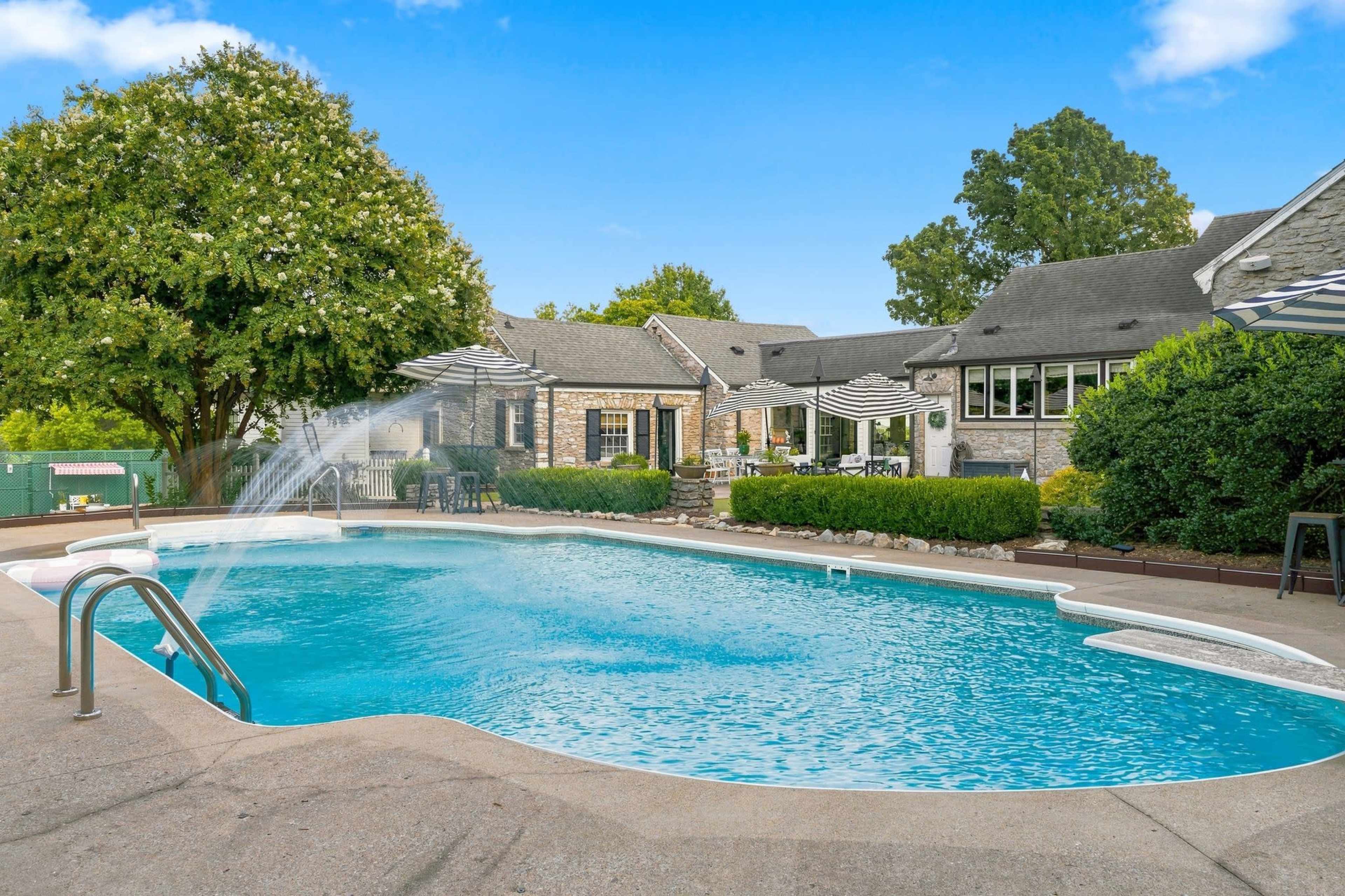 Royal Oaks Estate, Grounds with Pool and Tennis Court Image in Hendersonville, hendersonville, TN