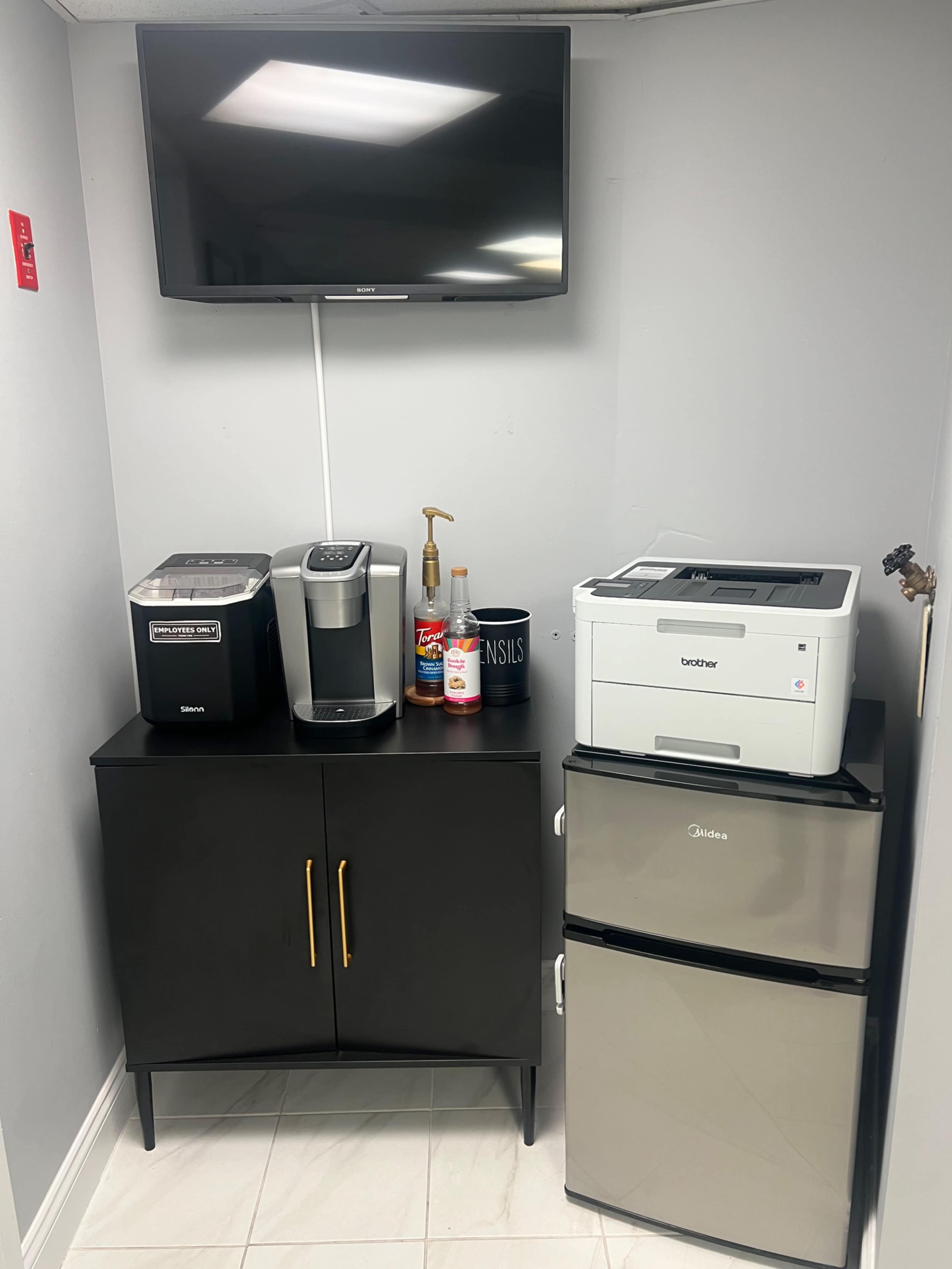 Spacious and Modern Event Space for Parties, Classes, and Gatherings Image in Greenburgh, Elmsford, NY