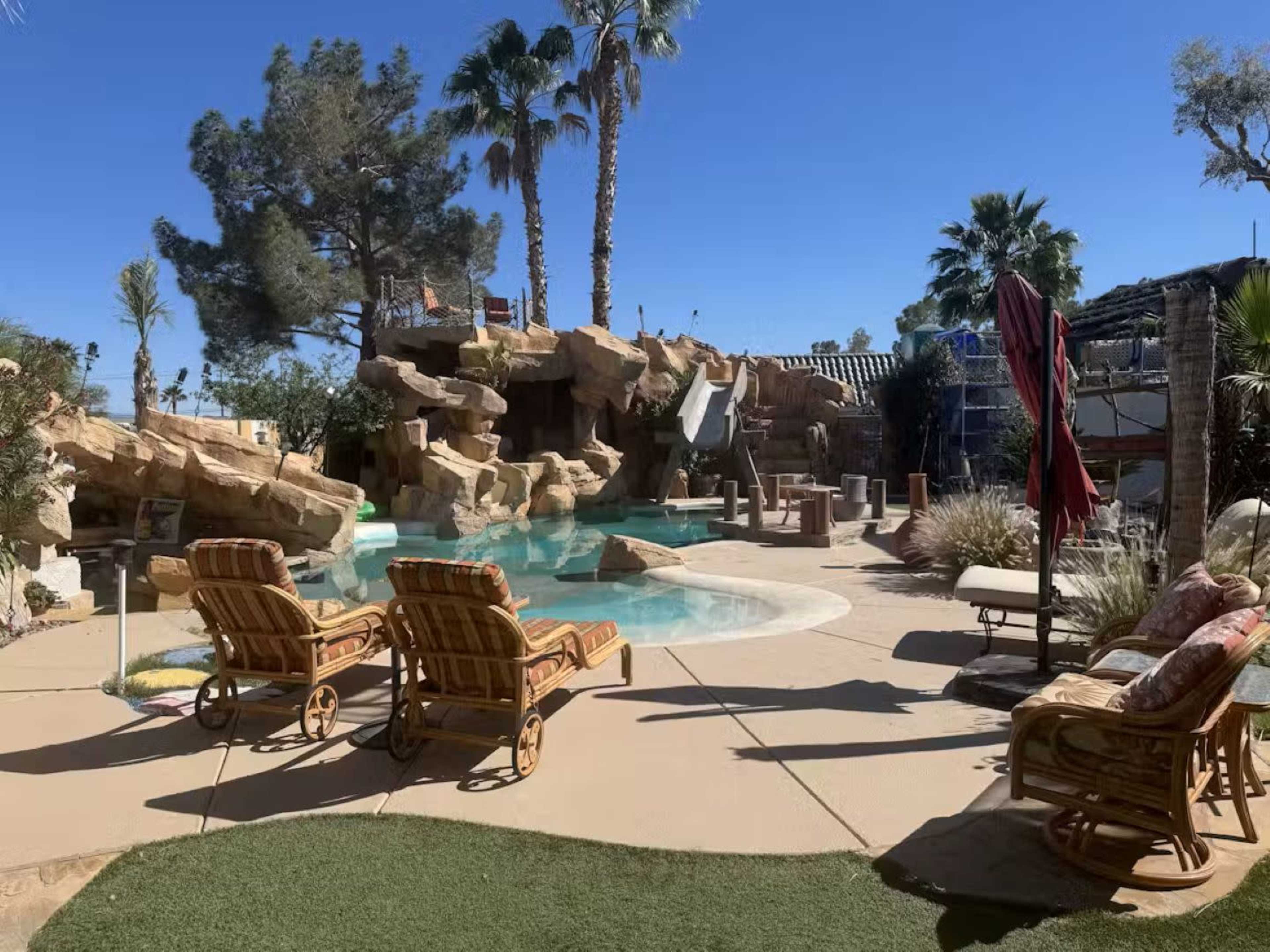Tropical Oasis Pool & Lounge Image in Centennial Hills, Las Vegas, NV